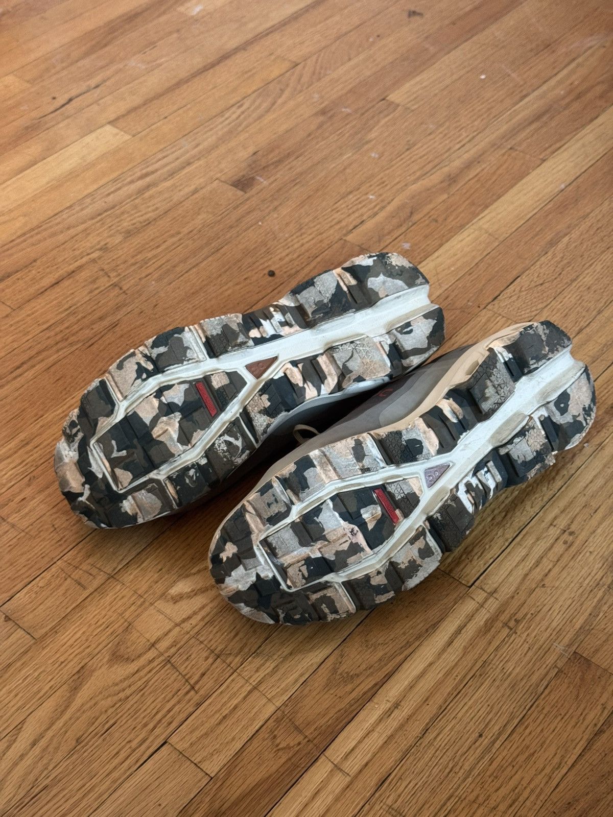 Loewe × On *BNWOT* LOEWE X ON CLOUDVENTURE Gradient Khaki SIZE 44 Size US 10 / EU 43 - 7 Thumbnail