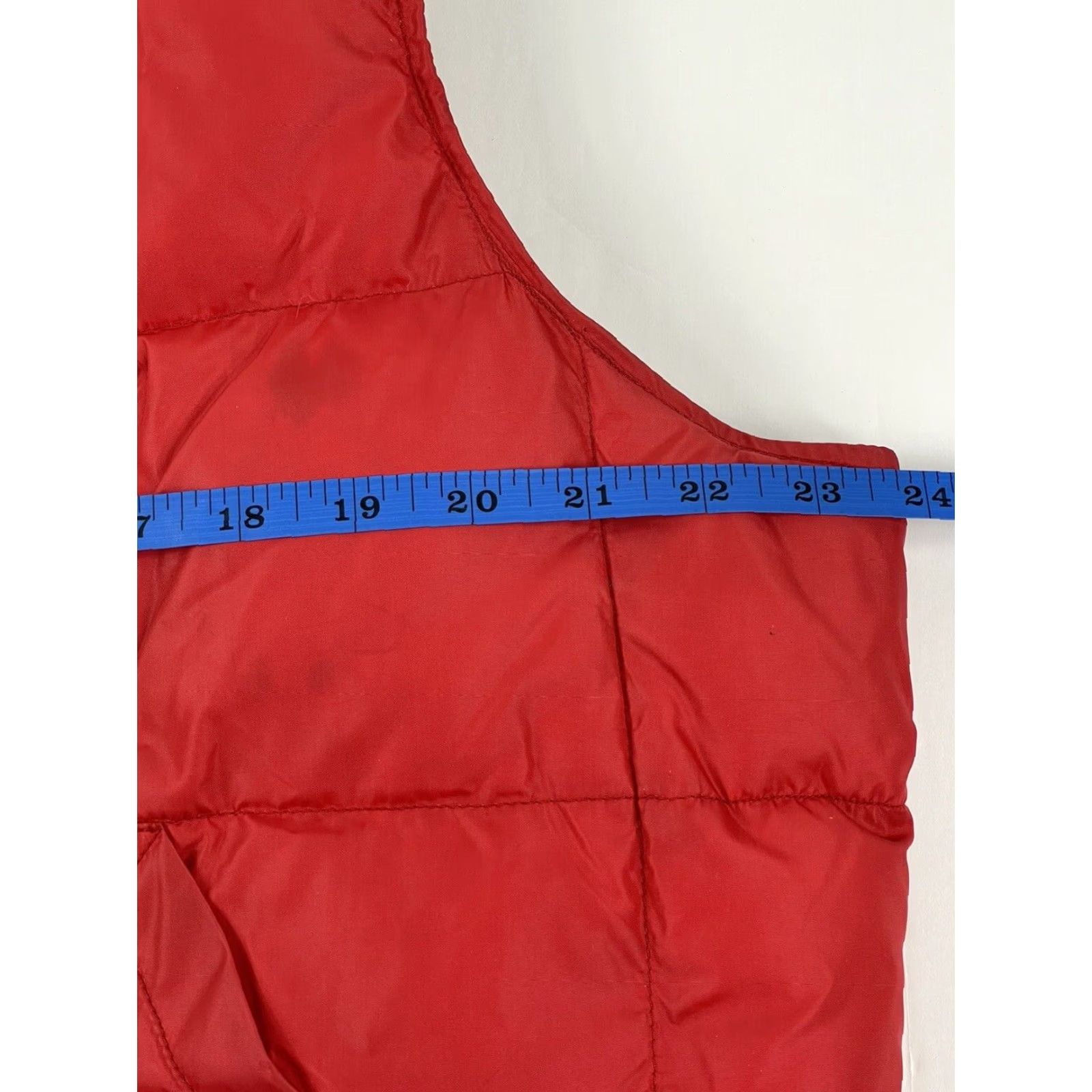 Vintage VINTAGE Woolrich Teton Mountain Vest Puffer Wool Rich Down Red Sz L Mens 80s 90s Hunting Size US L / EU 52-54 / 3 - 6 Thumbnail