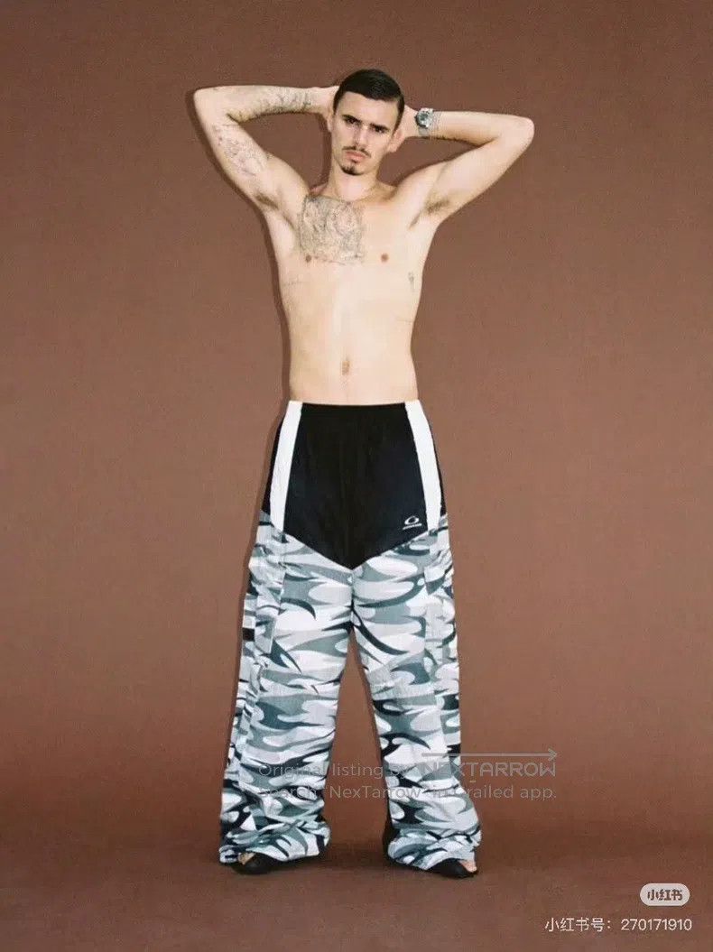 Balenciaga Balenciaga size XS Camouflage Panel Cargo Pants Size US 27 - 6 Thumbnail