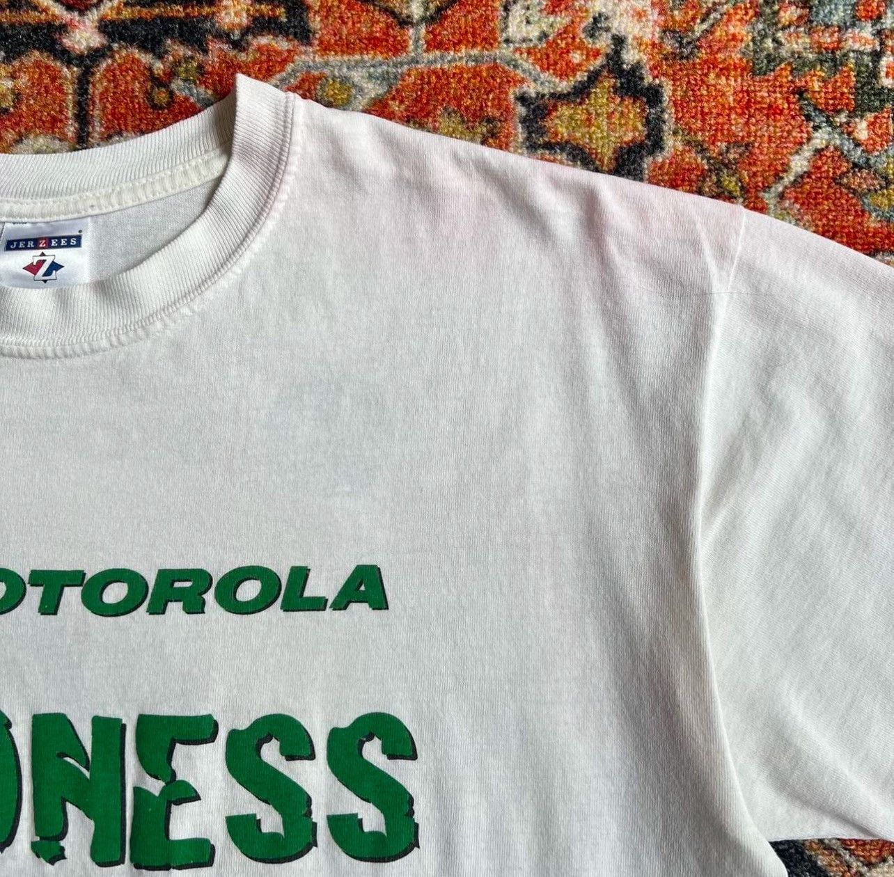 Hanes Vintage Y2K, Motorola madness, promotional employee T-shirt Size US XL / EU 56 / 4 - 4 Thumbnail