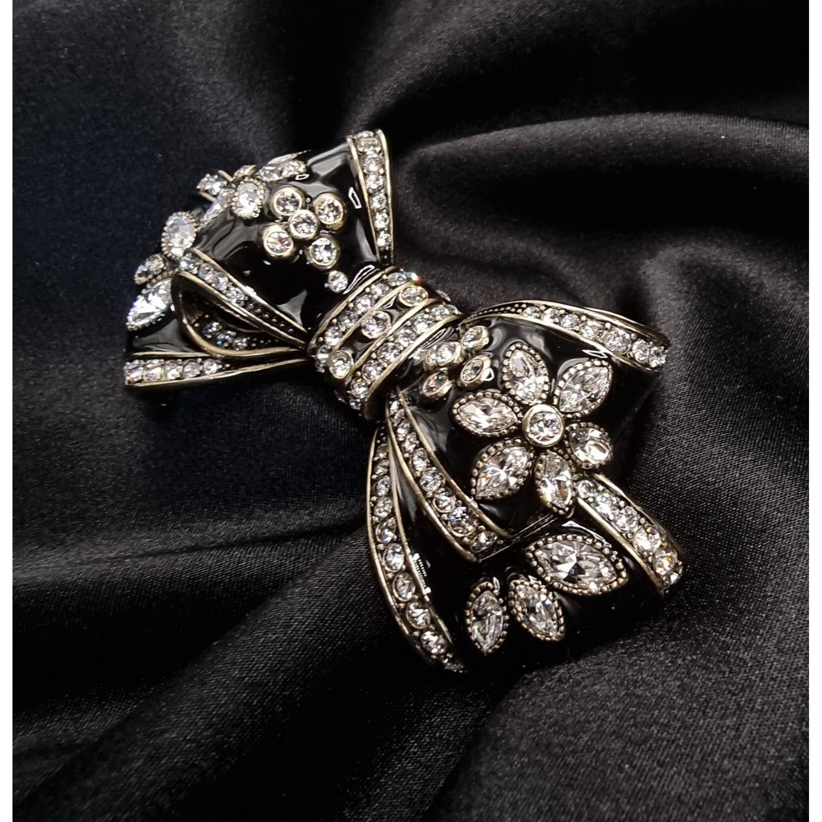 Vintage Heidi Daus Black & Crystal Rhinestone Floral Bow Brooch Pin Size ONE SIZE - 4 Thumbnail