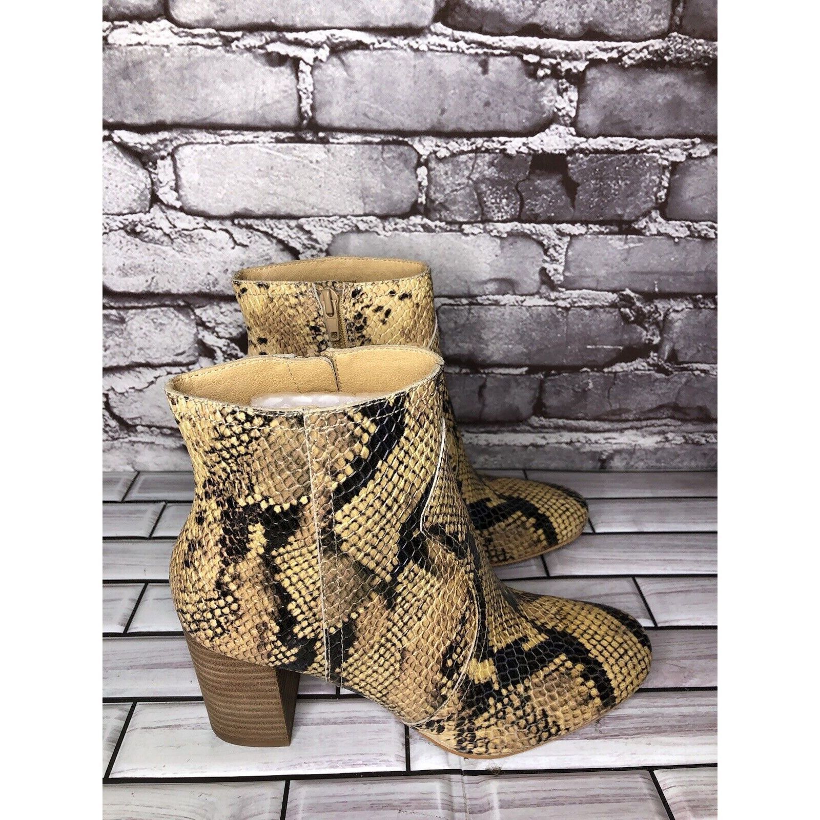 Lucky Brand Lucky Brand Sheirin Leather Round Toe Zipper Ankle Boots Wom Size US 6 / IT 36 - 12 Thumbnail