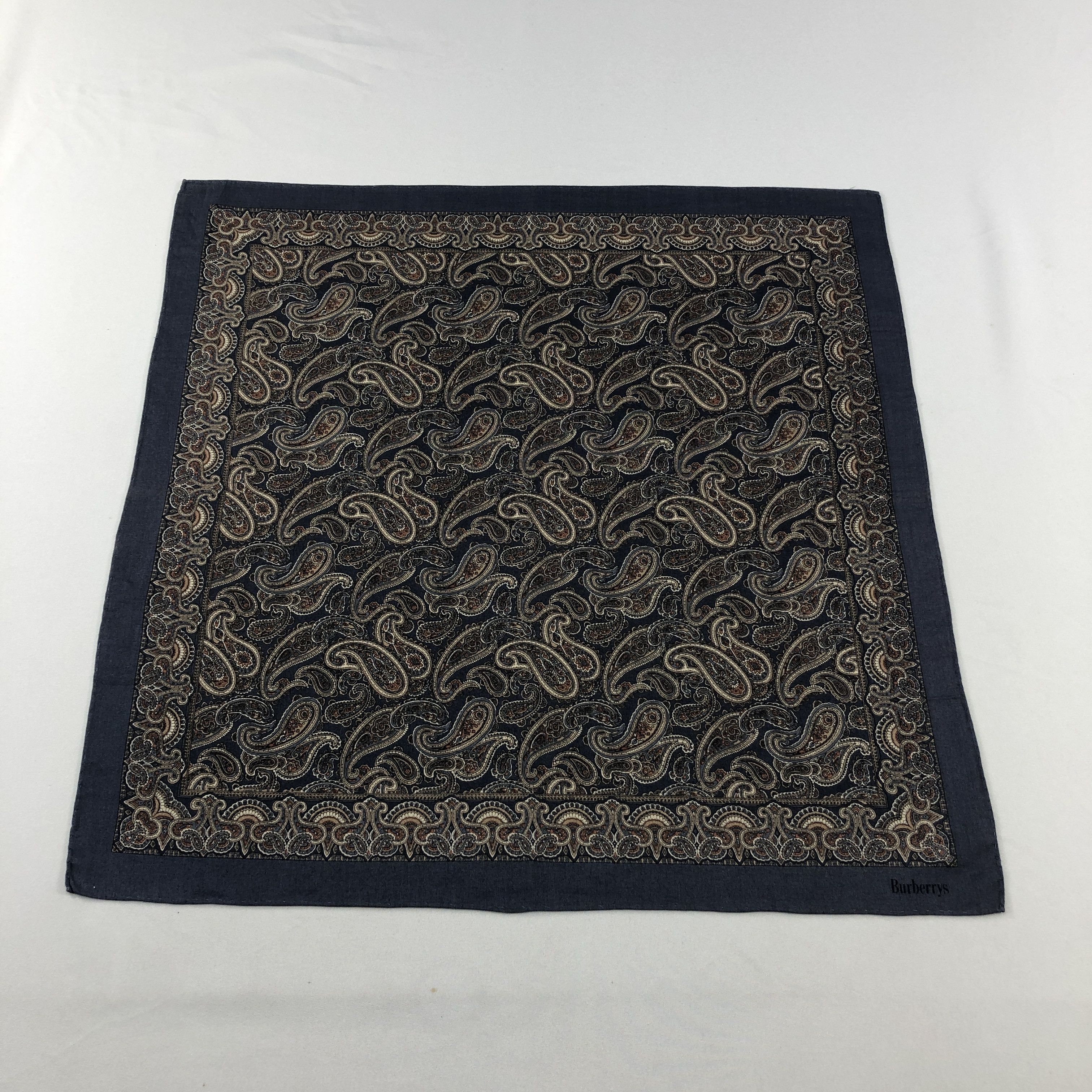 Burberry Burberry Handkerchief Neckerchief Bandana H2943 Size ONE SIZE - 1 Thumbnail