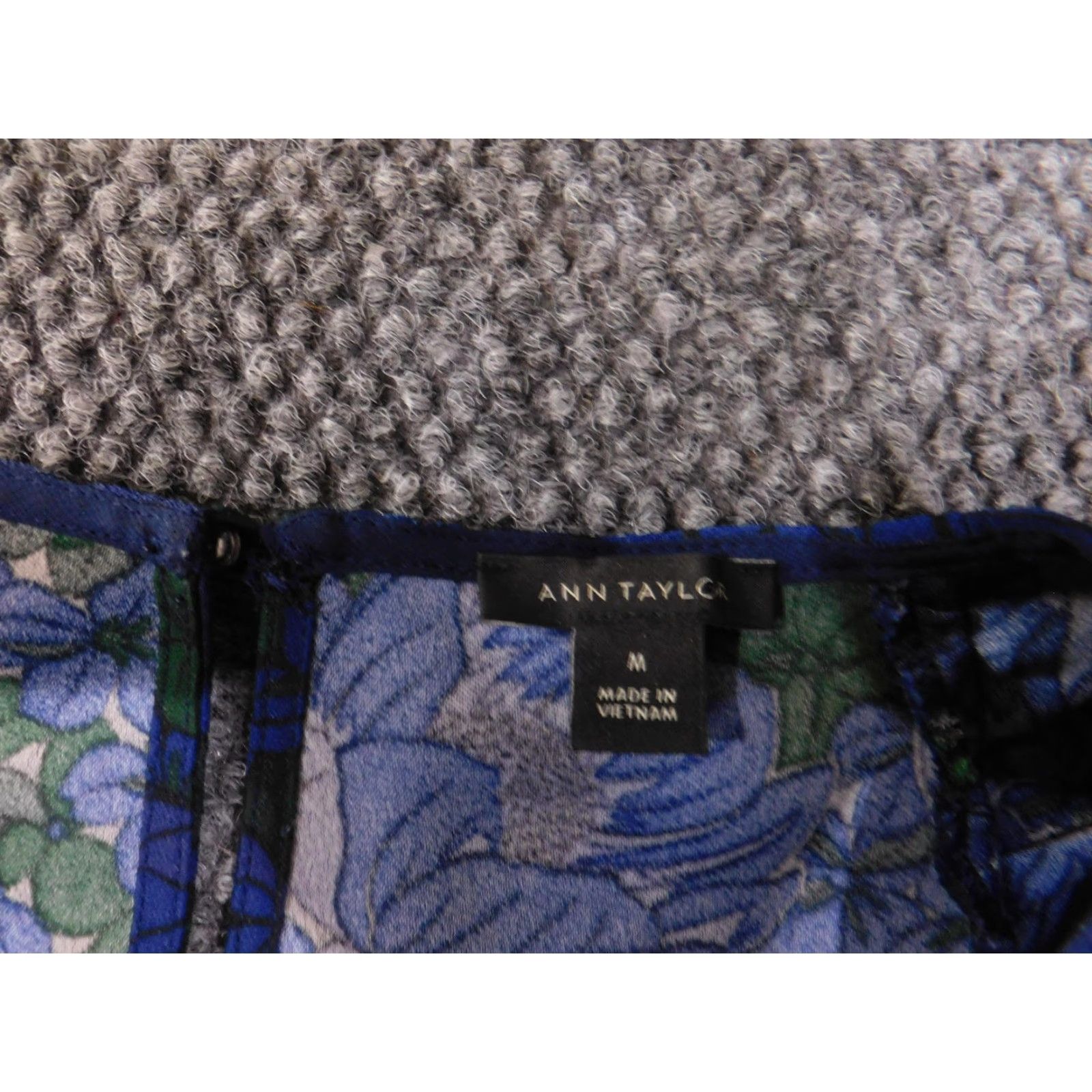 Ann Taylor VINTAGE Ann Taylor top Womens M Blue Floral Shift Short Sleeve Back Zip Size M / US 6-8 / IT 42-44 - 3 Thumbnail