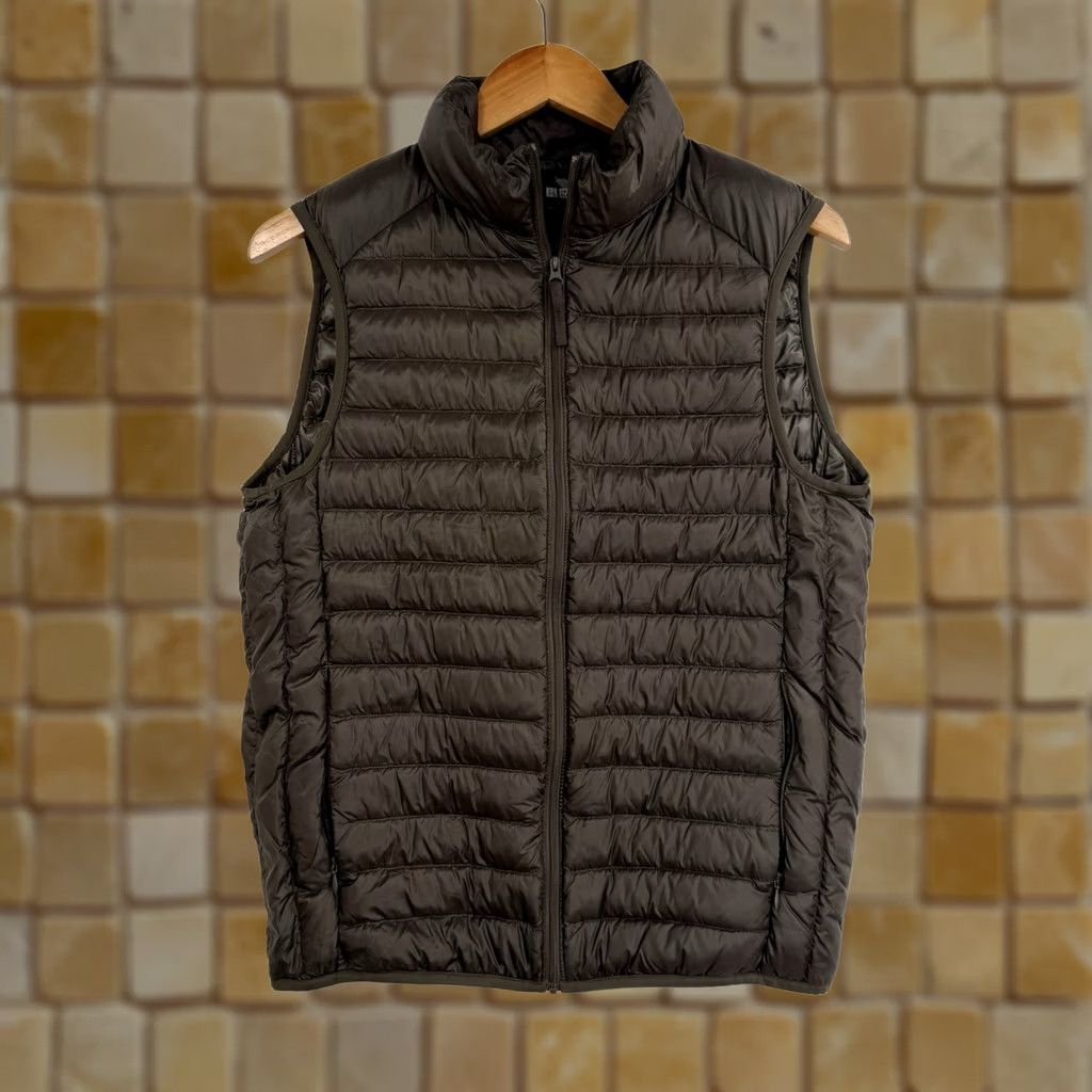 Uniqlo UNIQLO Puffer Vest Womens S Brown Ultra Light Down Nylon Quilted Vest Size S / US 4 / IT 40 - 1 Thumbnail