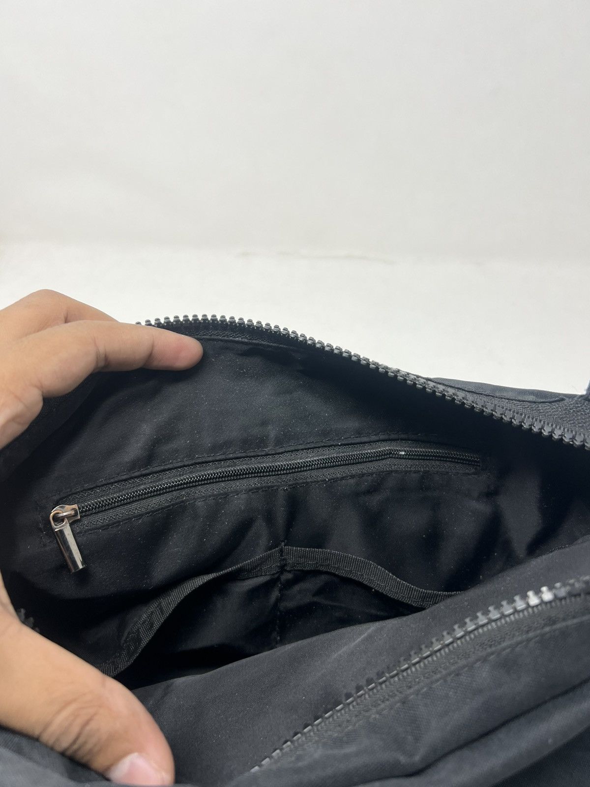 Japanese Brand Y'Saccs Vous et Sling Bag Size ONE SIZE - 17 Thumbnail