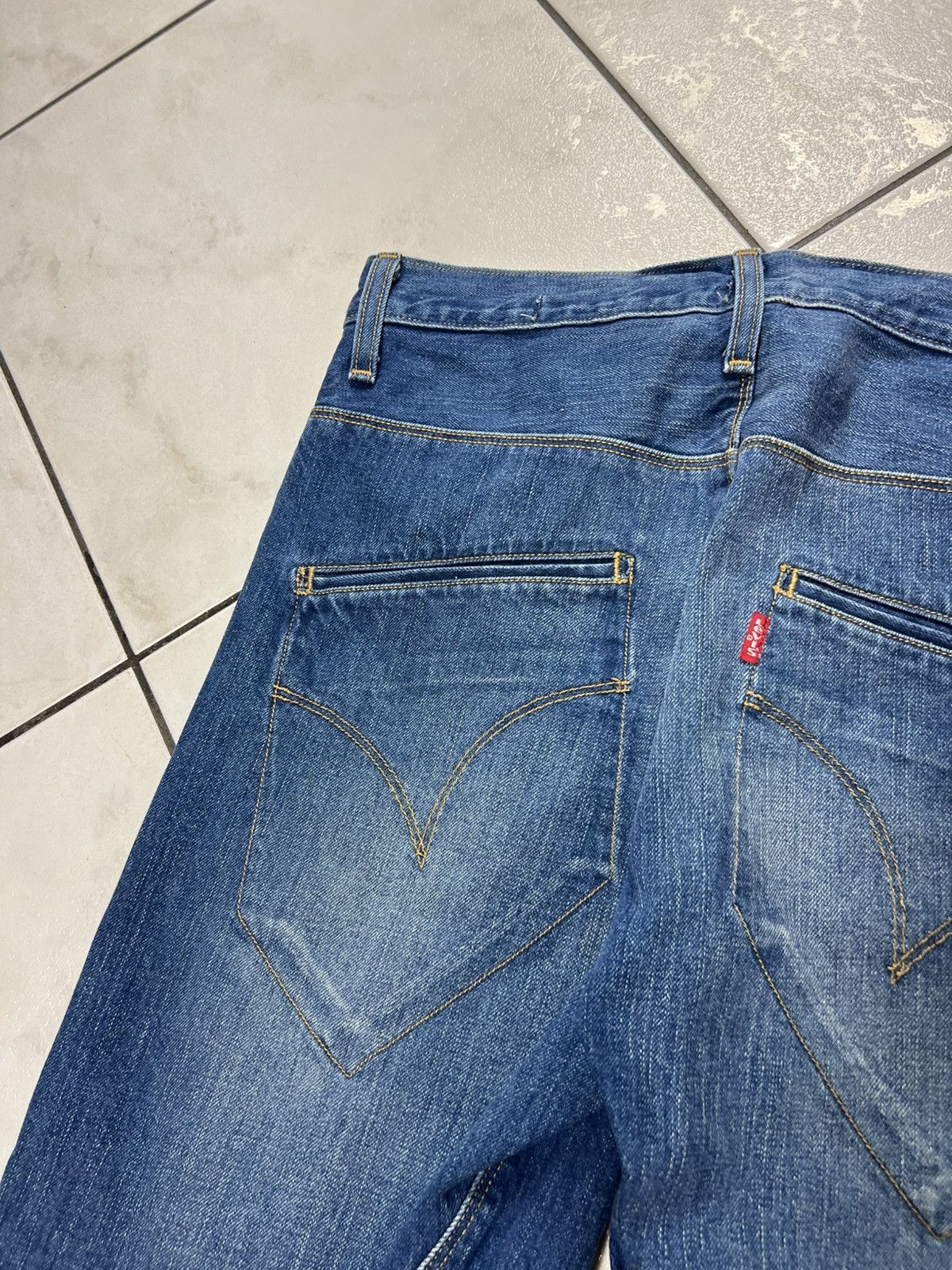 Levi's Vintage Levi’s engineered jeans asymmetrical y2k baggy pants Size US 28 / EU 44 - 15 Thumbnail