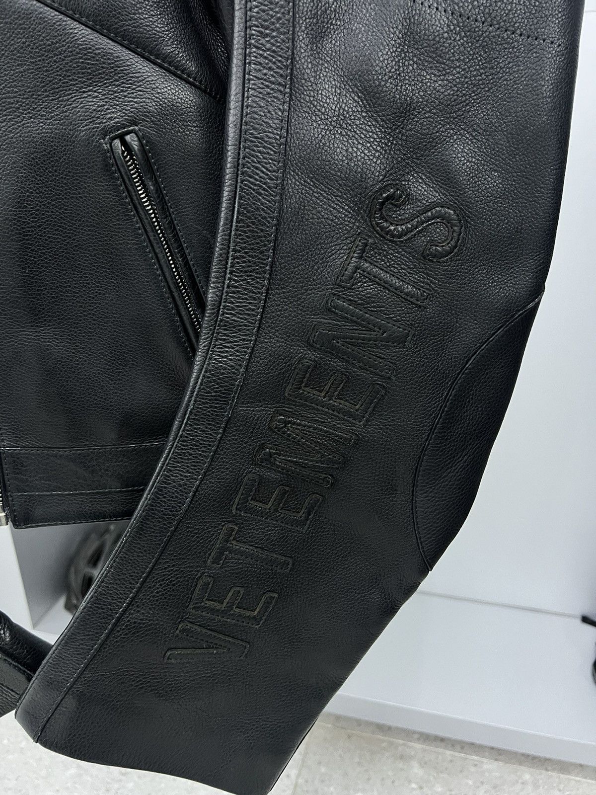 Vetements VETEMENTS 2017 Cropped Racing Moto Jacket Size US L / EU 52-54 / 3 - 6 Thumbnail