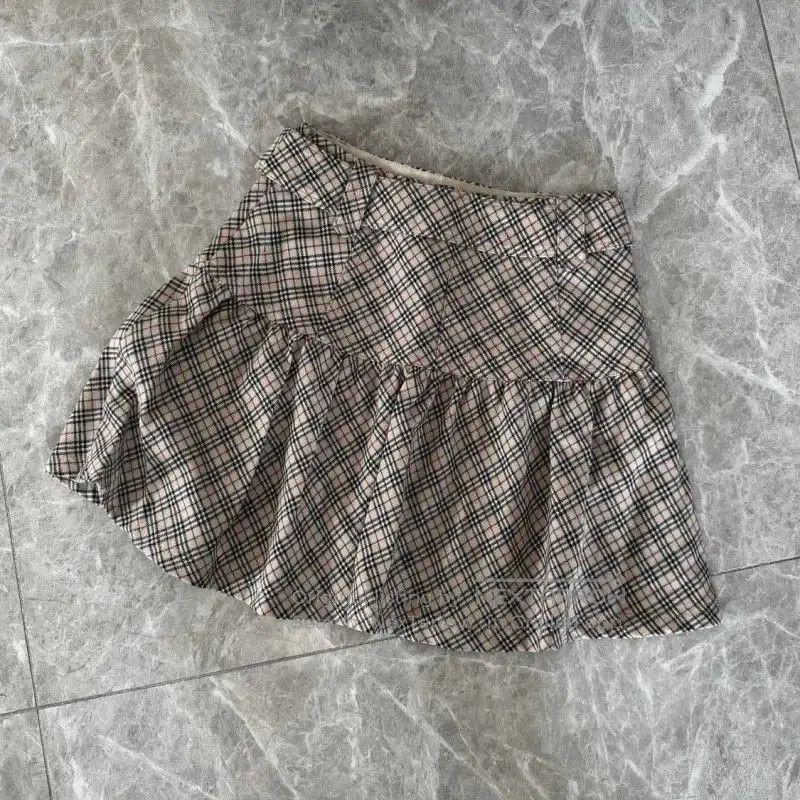 Burberry Burberry Women’s Khaki Cotton Mini Skirt. Size 23" - 5 Thumbnail