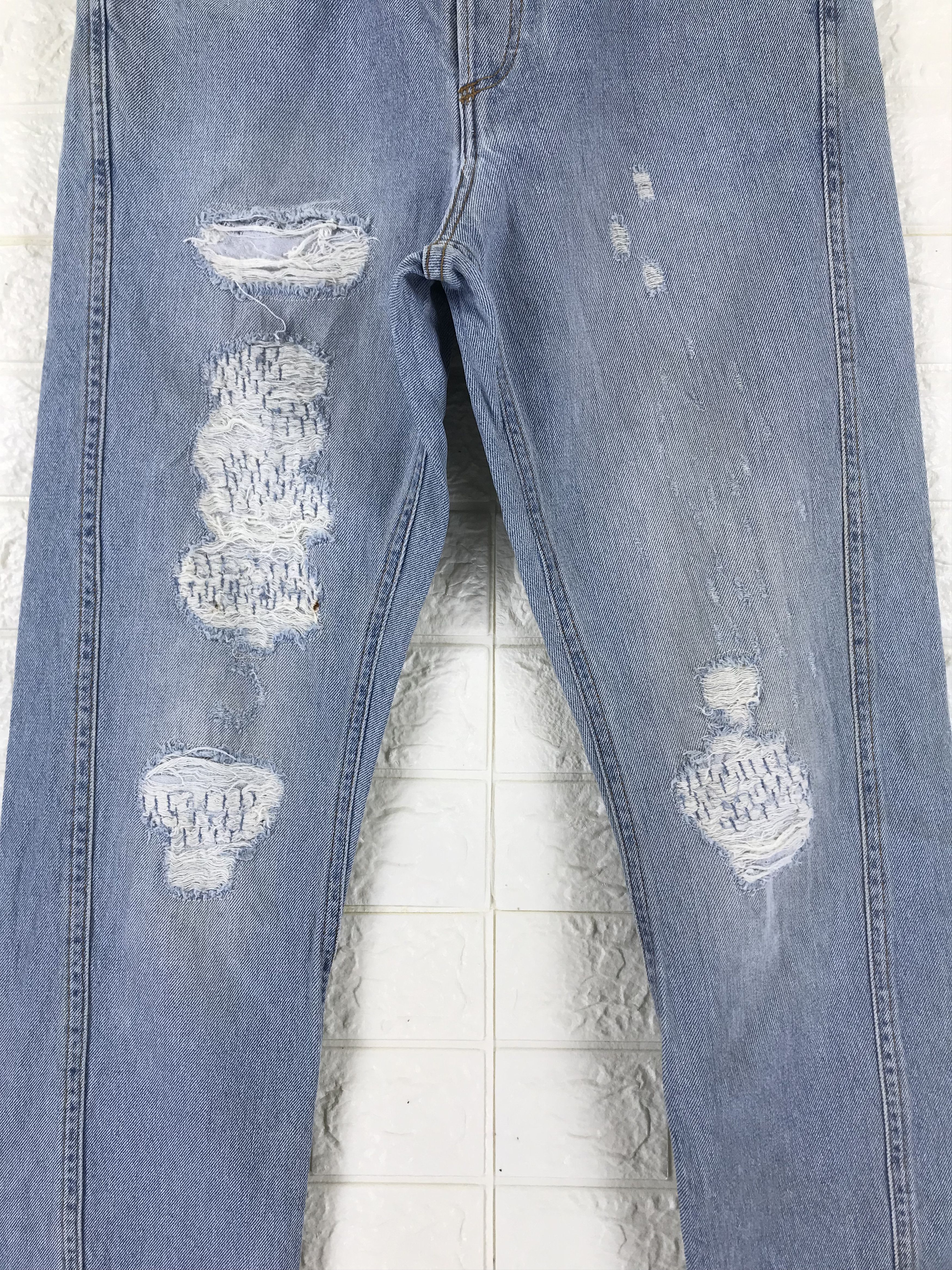 Zadig & Voltaire Zadig & Voltaire Buttons Fly Distressed Jeans Size US 31 - 3 Thumbnail