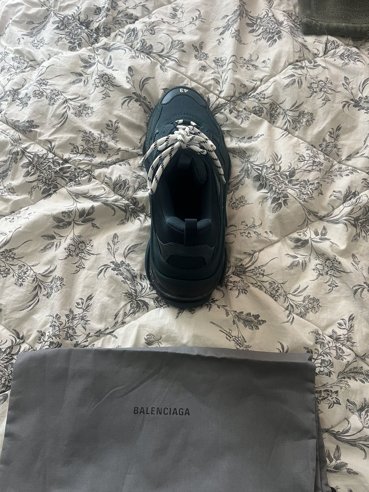 Balenciaga BALENCIAGA TRIPLE S Size US 10 / EU 43 - 5 Thumbnail