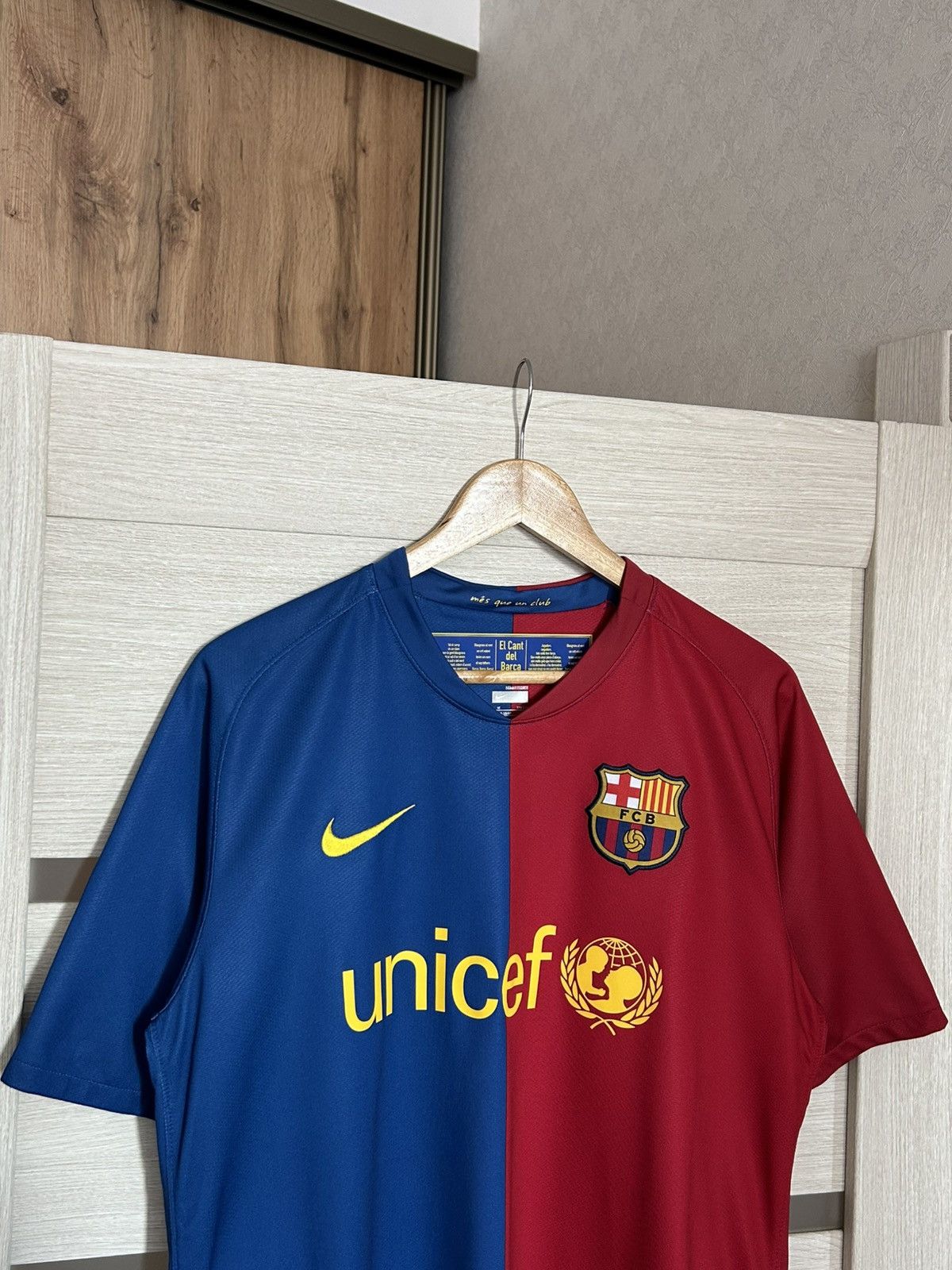 Nike Nike FC Barcelona season 2008/2009 Messi 10 jersey size M Size US M / EU 48-50 / 2 - 2 Thumbnail