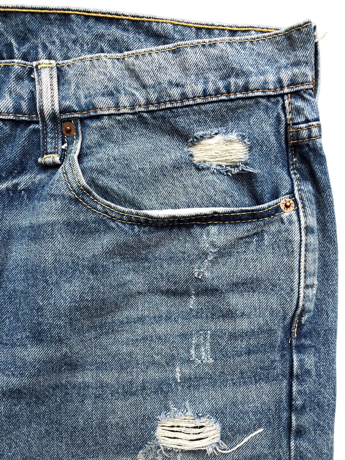 Levi's Vintage Levi's 502 Distressed Ripped Denim Jeans Size US 37 - 5 Thumbnail