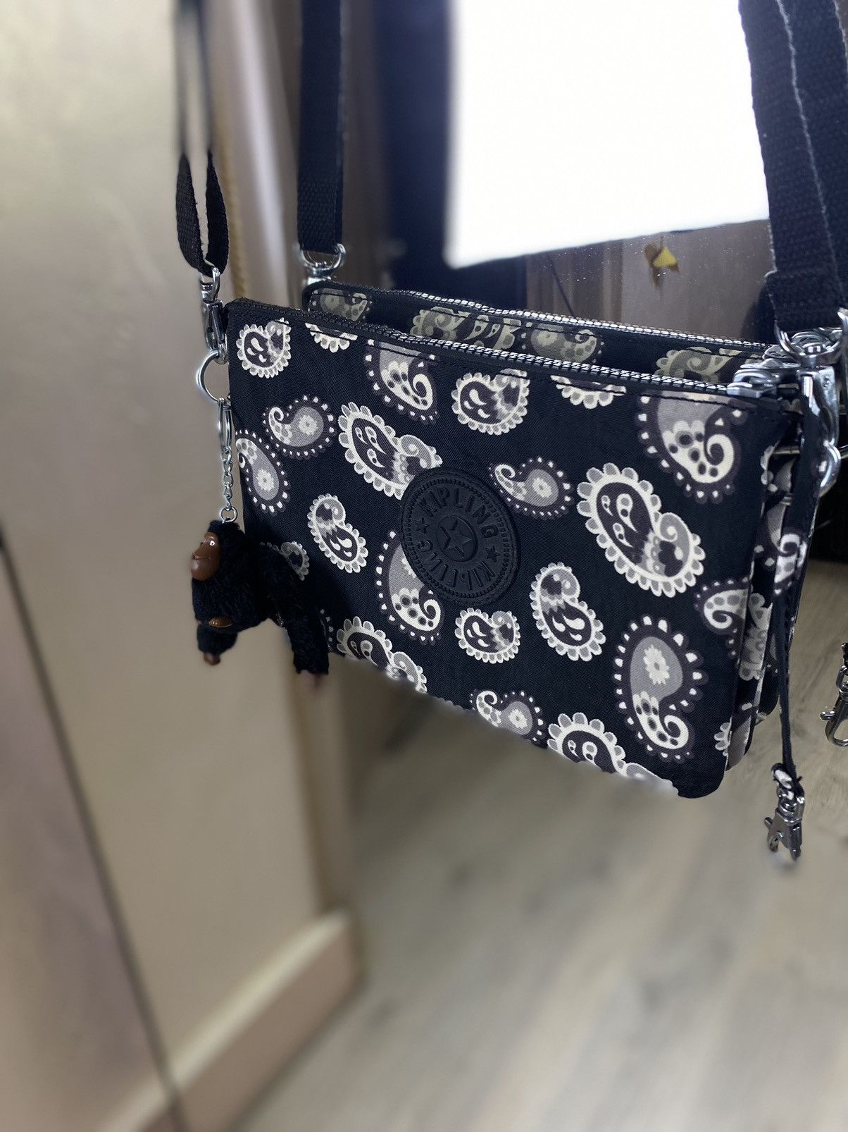 Other Stylish & Practical Kipling Crossbody Bag with Paisley Print Size ONE SIZE - 2 Thumbnail