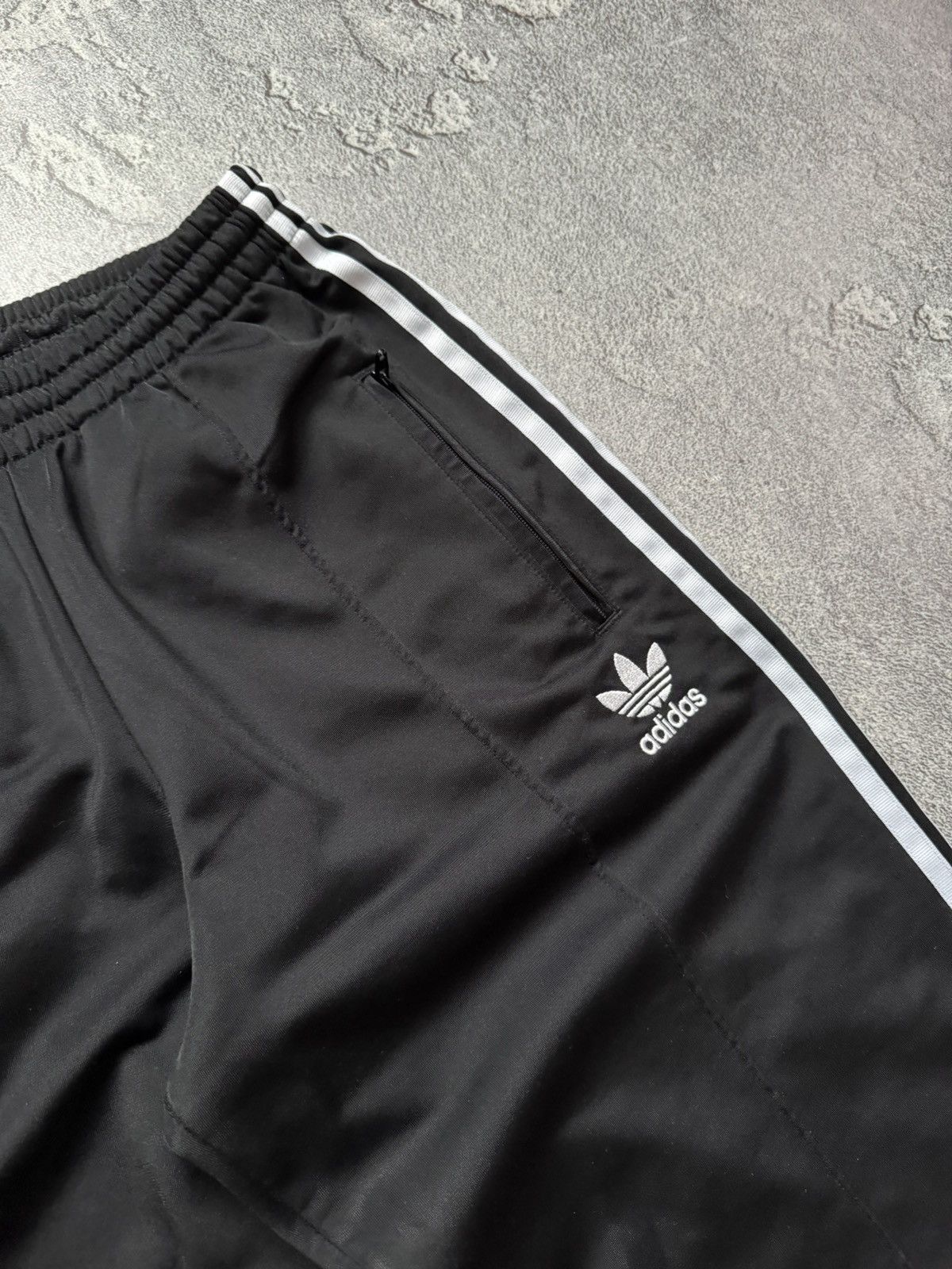 Adidas × Vintage Adidas Wmns relaxed sweatpants pant trouser 3 stripes Size 26" / US 2 / IT 38 - 9 Thumbnail