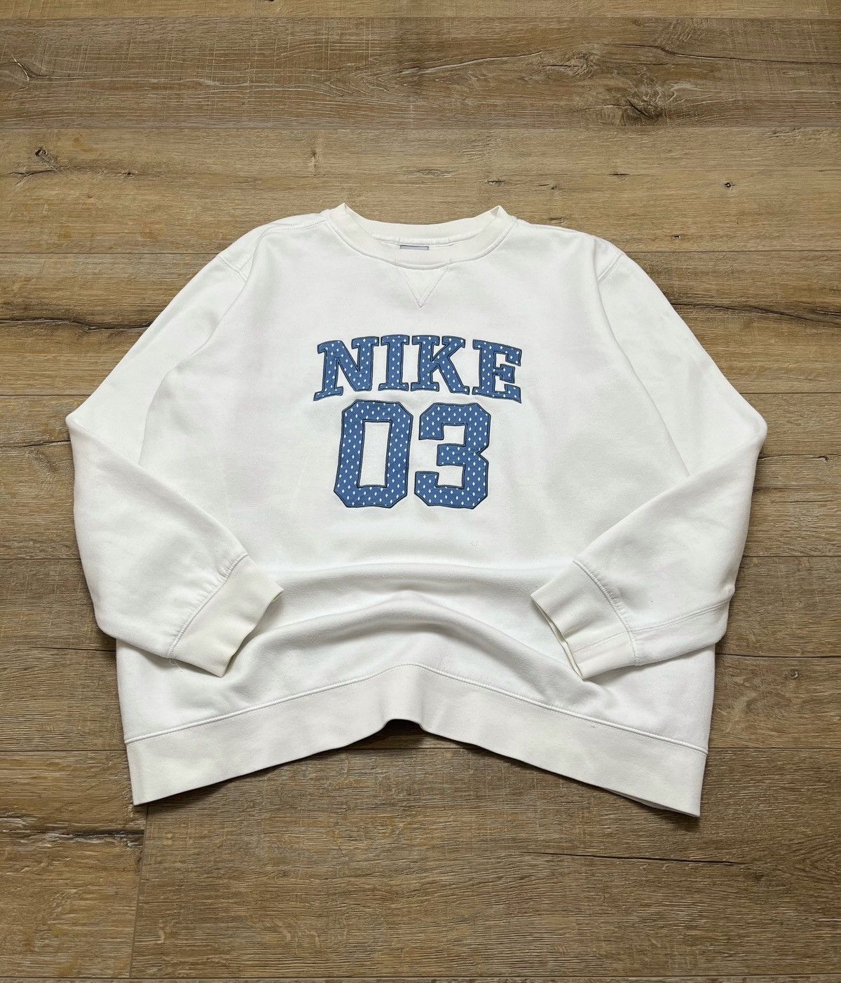 Nike Vintage Nike 52 Big Logo Sweatshirt 00s Size US L / EU 52-54 / 3 - 7 Thumbnail