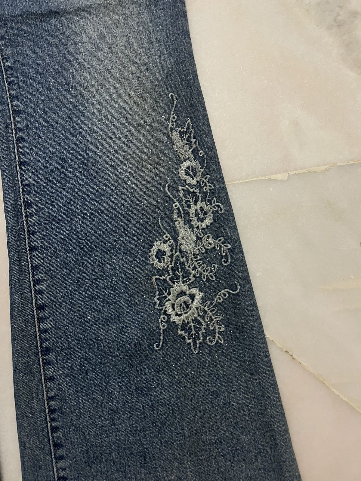 Japanese Brand 💥Rare💥Vintage Japanese Flora Art Embroidery Bootcut Jean Size 32" / US 10 / IT 46 - 5 Thumbnail