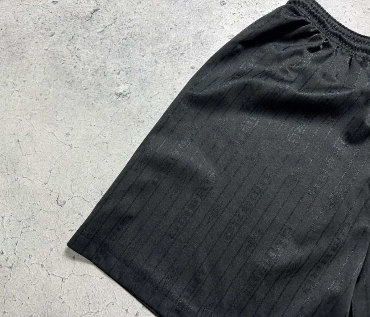 Umbro × Vintage Umbro Vintage 90’s Monogramm Shorts Size M Y2K Size US 32 / EU 48 - 4 Thumbnail