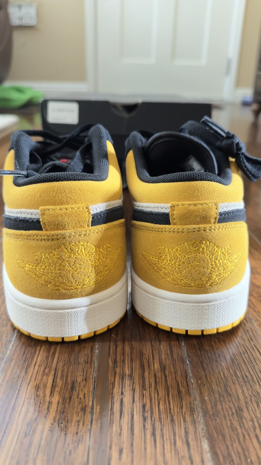 Jordan Brand AIR JORDAN 1 LOW Size US 9 / EU 42 - 3 Thumbnail