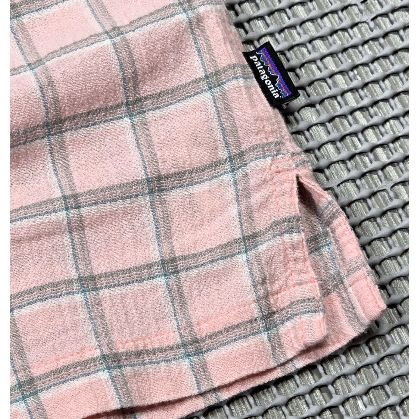 Patagonia Patagonia Shirt Button-Up Short Sleeve A/C Yarn-Dye Plaid Organic Cotton Pink L Mens Size US L / EU 52-54 / 3 - 7 Thumbnail