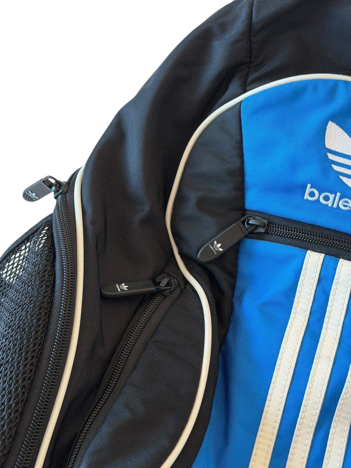Adidas × Balenciaga *RARE* BALENCIAGA X ADIDAS BLUE SPORT BACKPACK STRIPES Size ONE SIZE - 2 Thumbnail