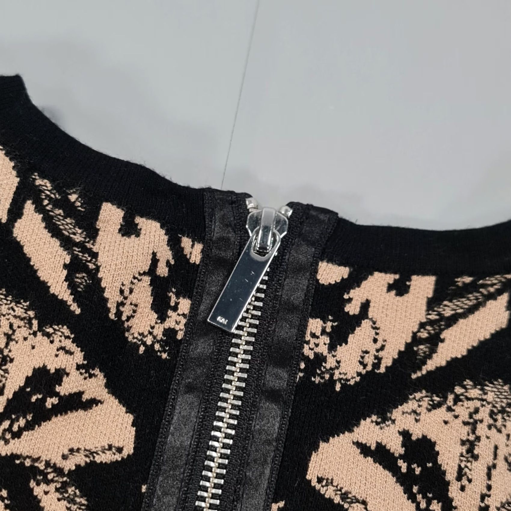 Karen Millen Karen Millen Dress Brown XS Floral Bodycon Knit Short Sleeve Long Sleeve Crew Neck Pullover Size 26" / US 2 / IT 38 - 6 Thumbnail