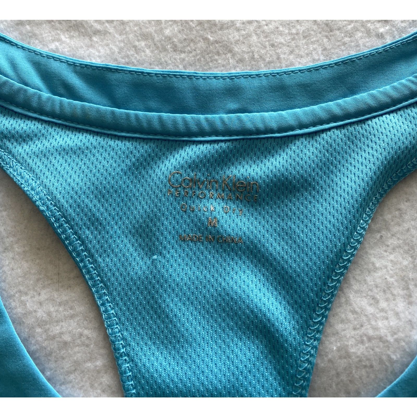 Calvin Klein Calvin Klein Tank Top Shirt Women’s M Turquoise RUNNING SPORT Tank Tshirt Activewear Shirt 18-43 Mens? Size M / US 6-8 / IT 42-44 - 3 Thumbnail