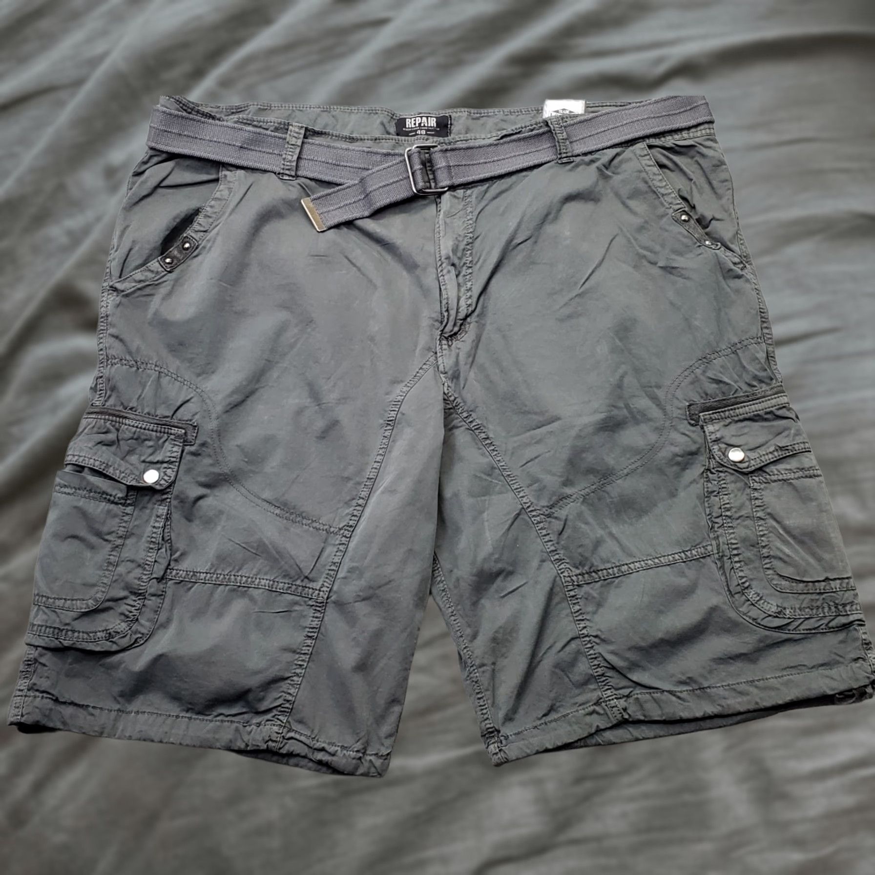 Vintage Repair Mens Cargo Shorts 48 Charcoal Gray Studded Belted Waist Outdoor Casual Shirt? Size US 32 / EU 48 - 1 Thumbnail