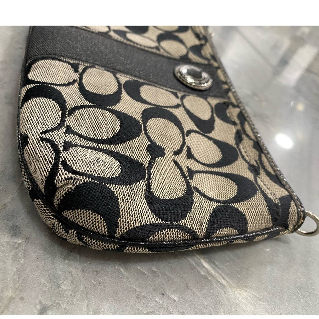 Coach Coach Black Logo Wristlet Zipper Pouch Size ONE SIZE - 5 Thumbnail