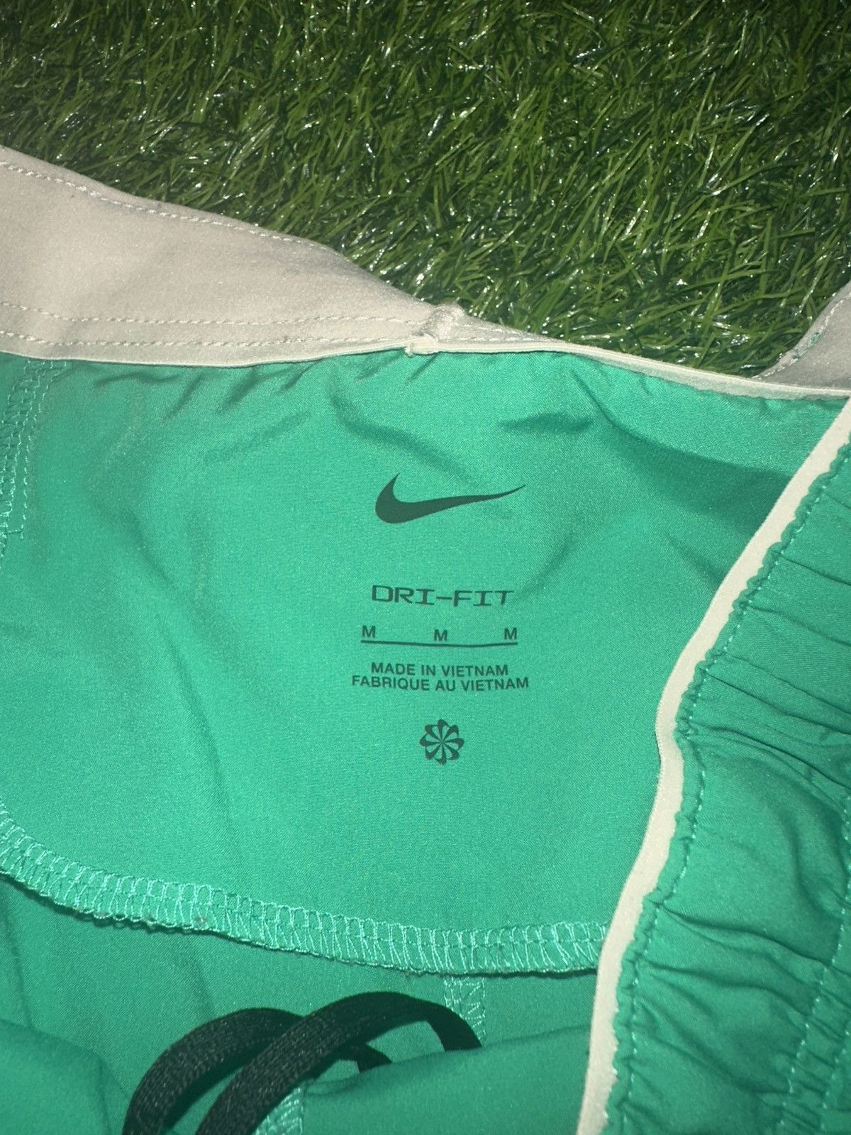 Nike Nike Shorts Size Medium Size US 32 / EU 48 - 3 Thumbnail