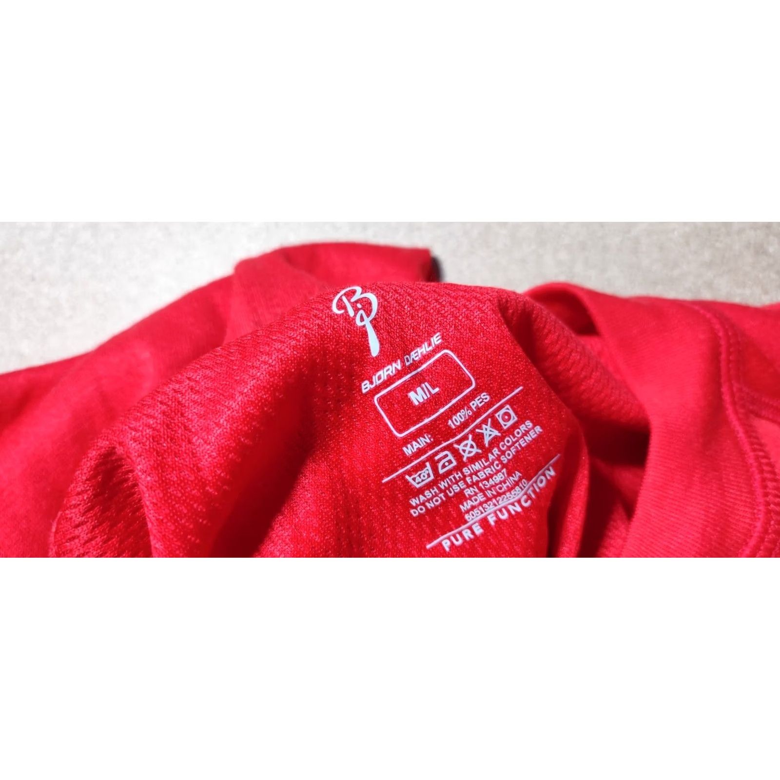 Vintage Bjorn Daehlie Red Base Layer Size L Sport Ski Thermal Hiking Winter Top Mens Size L / US 10 / IT 46 - 5 Thumbnail