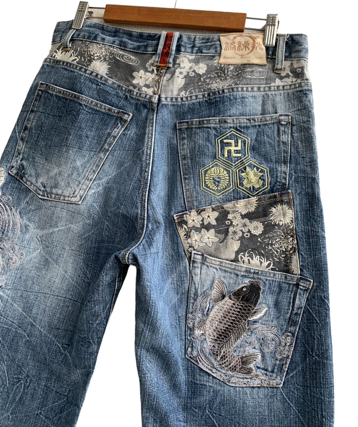 Japanese Brand Vintage Japanese Brand Karakuri Embroidery Fish Koi Jeans Size US 34 / EU 50 - 6 Thumbnail