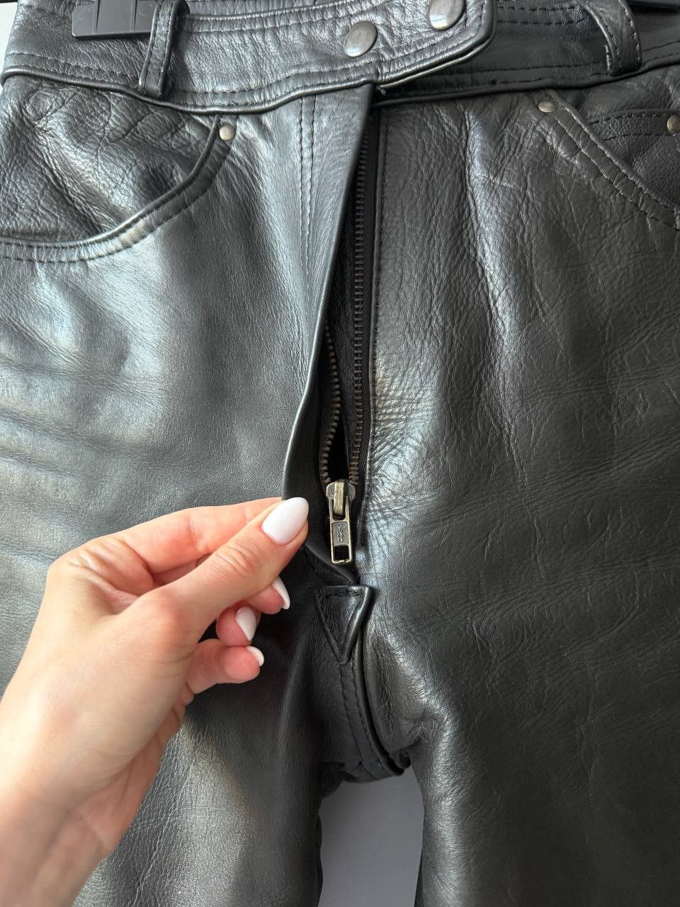 Genuine Leather British Cowhide Leather Motorcycle Pants Made in England Size US 32 / EU 48 - 4 Thumbnail