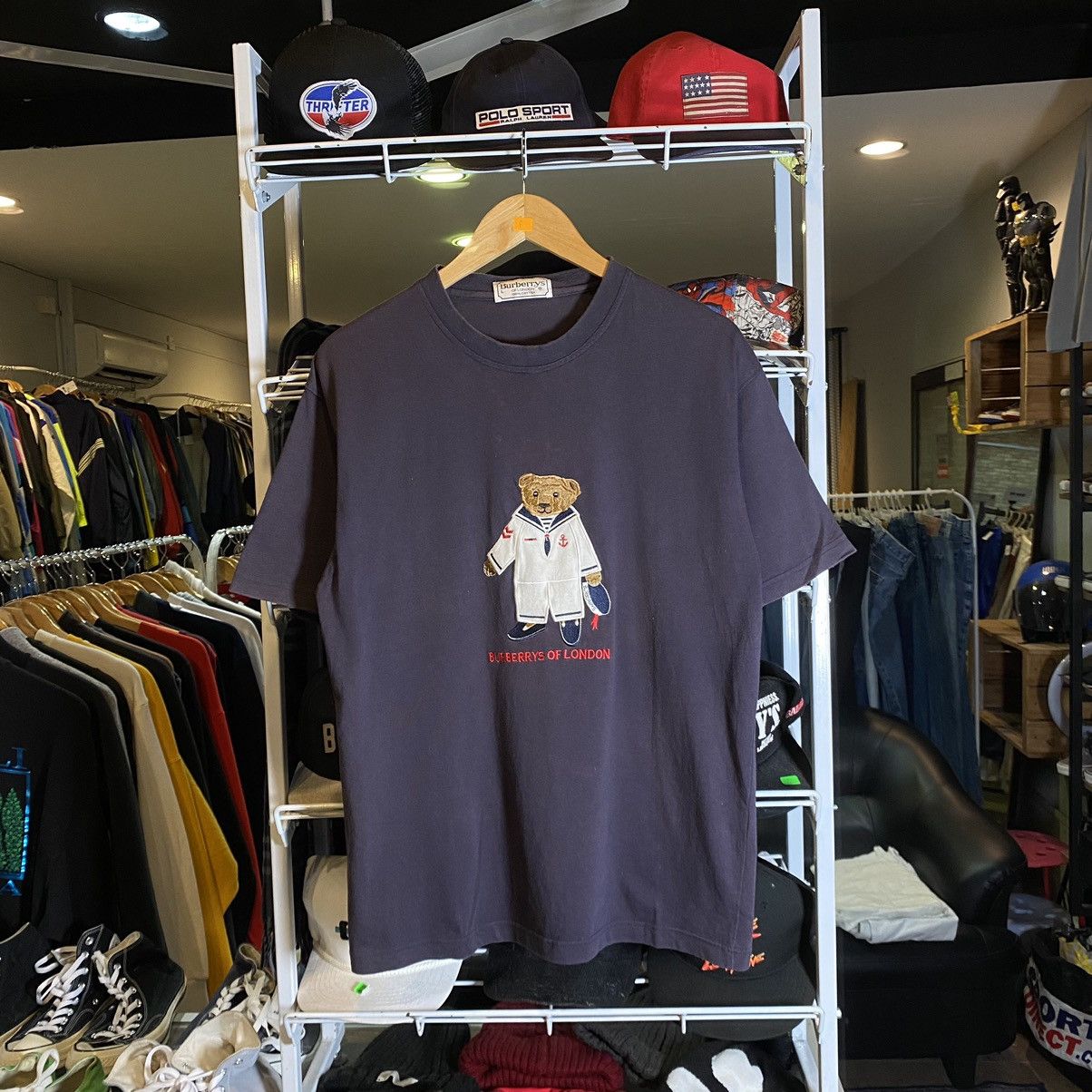 Burberry Vintage Burberrys Bear Embroidered Tee Size US L / EU 52-54 / 3 - 1 Thumbnail