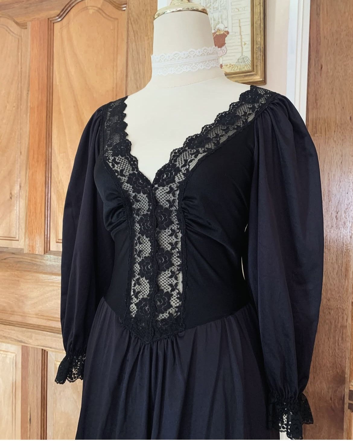 Vintage Lady Cameo Vintage Nightdress Size M / US 6-8 / IT 42-44 - 2 Thumbnail