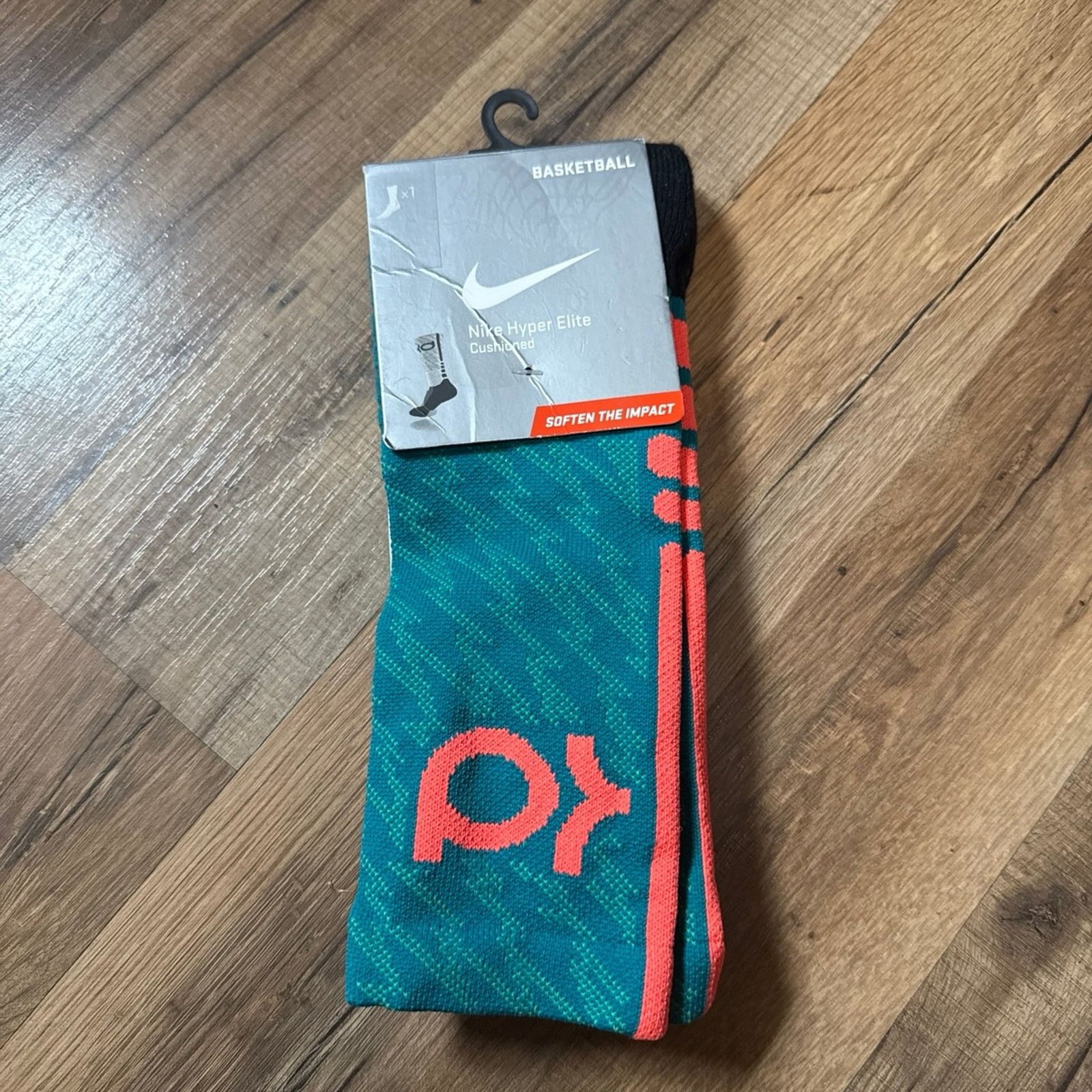 Nike 2014 Nike KD Hyper Elite Cushioned Basketball Crew Socks Size ONE SIZE - 1 Thumbnail