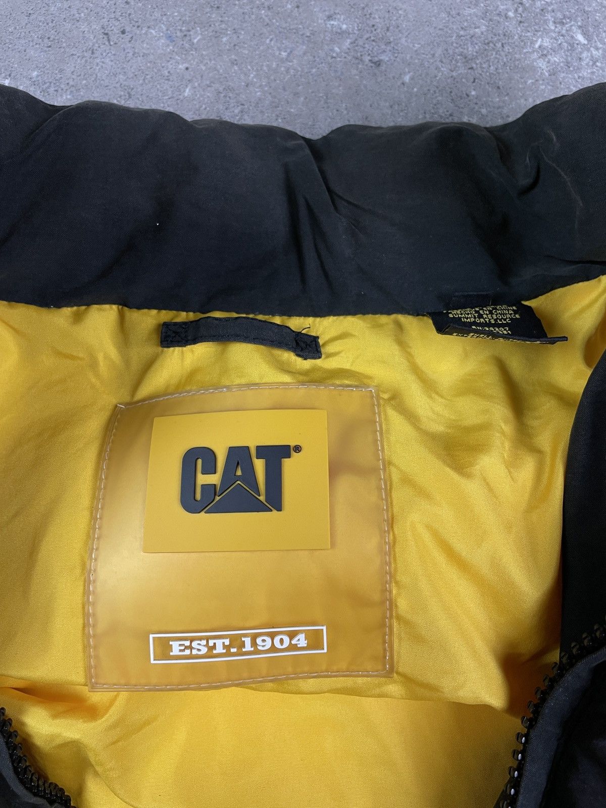 Caterpillar × Vintage Vintage Caterpillar Work Wear Puffer Vest Jacket Size US XL / EU 56 / 4 - 8 Thumbnail