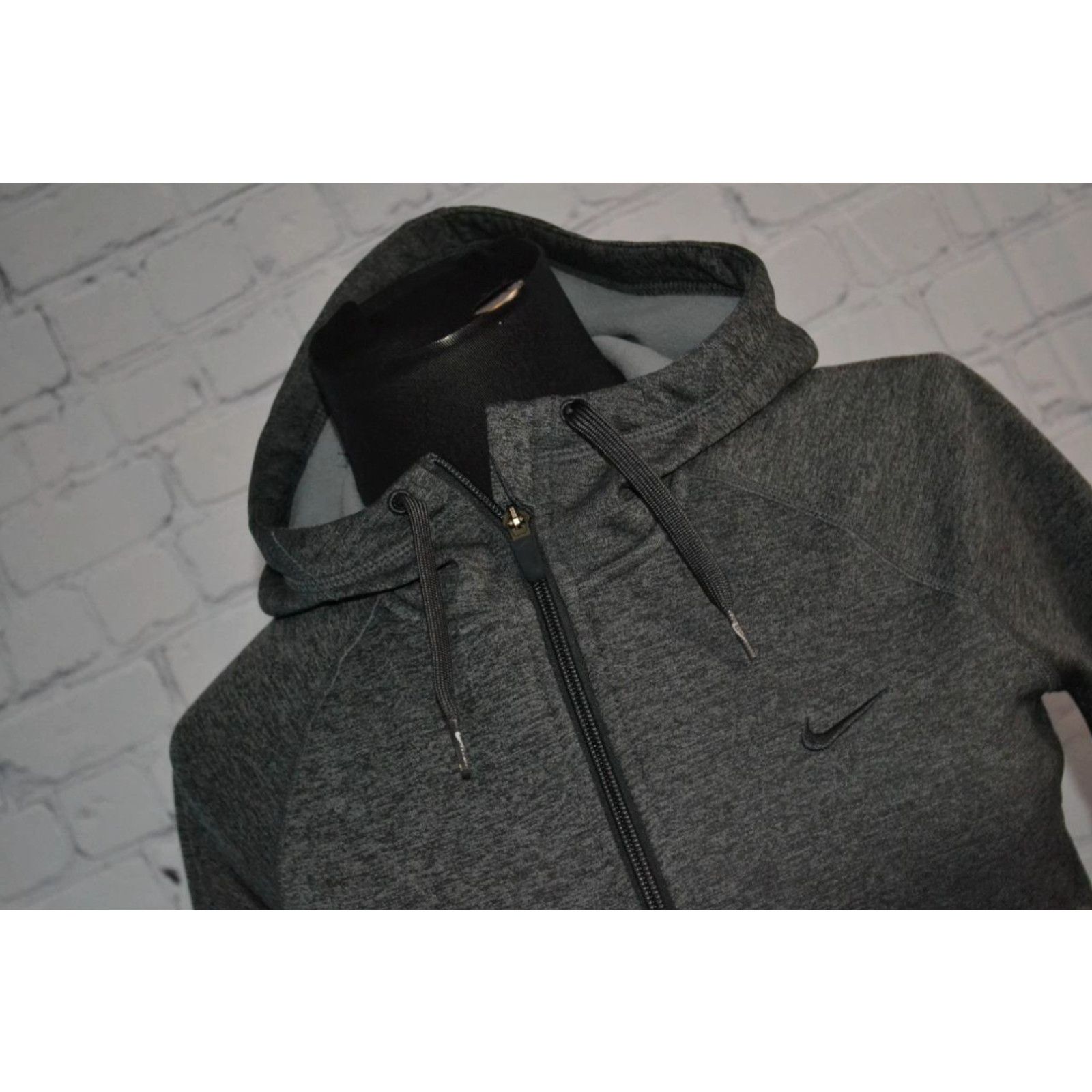 Nike hoodie with thumb holes womens hot sale