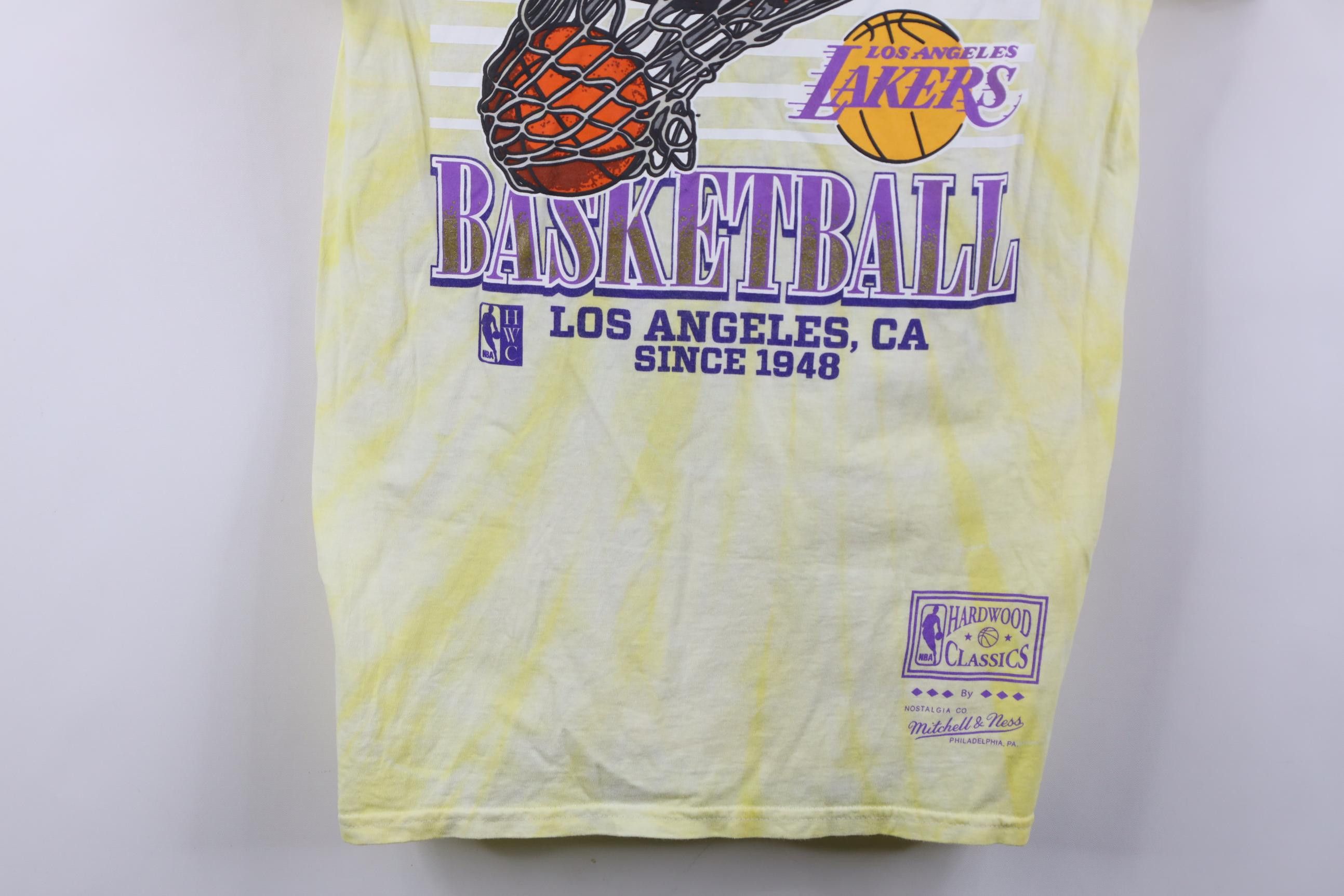 Mitchell & Ness Retro Mitchell & Ness Los Angeles Lakers Basketball T-Shirt Size US M / EU 48-50 / 2 - 3 Thumbnail