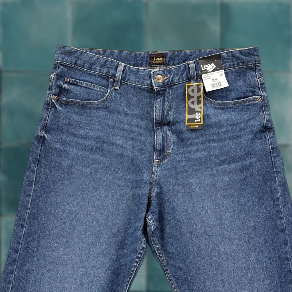 Lee Lee Heritage Straight Jeans Womens 16 Blue Medium Wash High Rise Stretch NWT Size 38" / US 16 / IT 52 - 1 Thumbnail