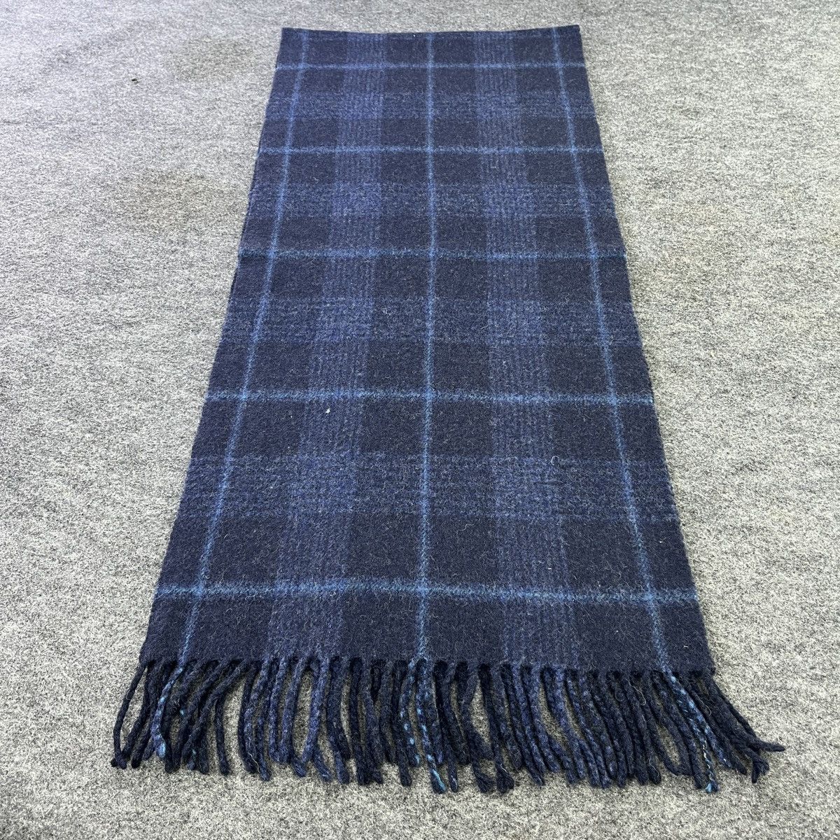 Paul Smith Scarf / Muffler / Neckwear T768