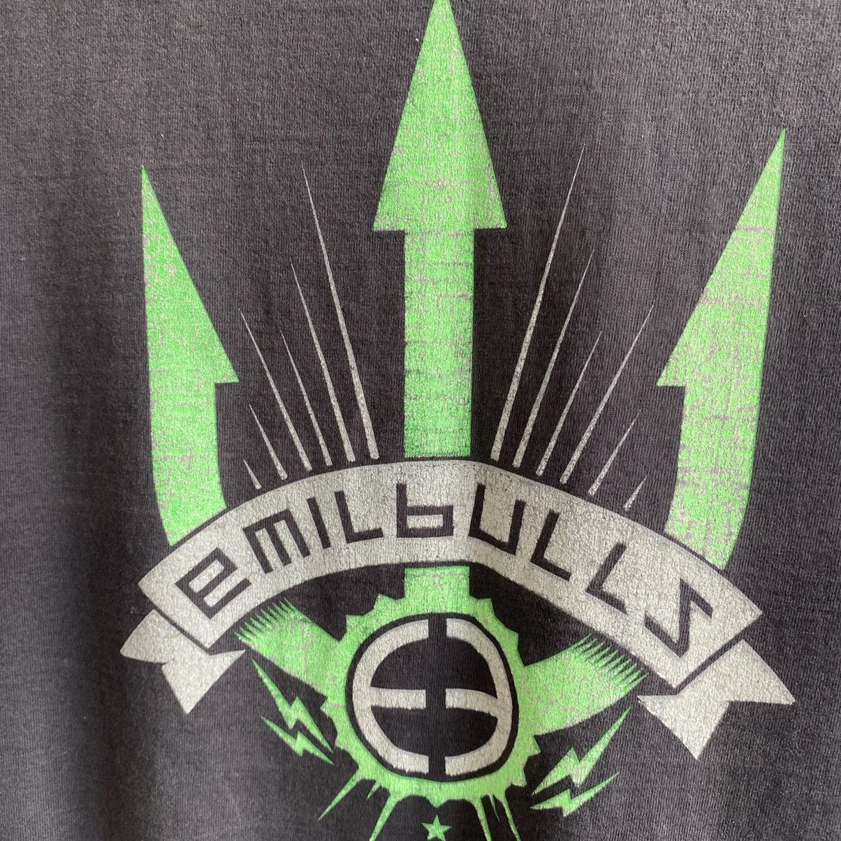 Band Tees Vintage EmilBullz oceanic tour 2011 bug logo faded tee Size US L / EU 52-54 / 3 - 3 Thumbnail