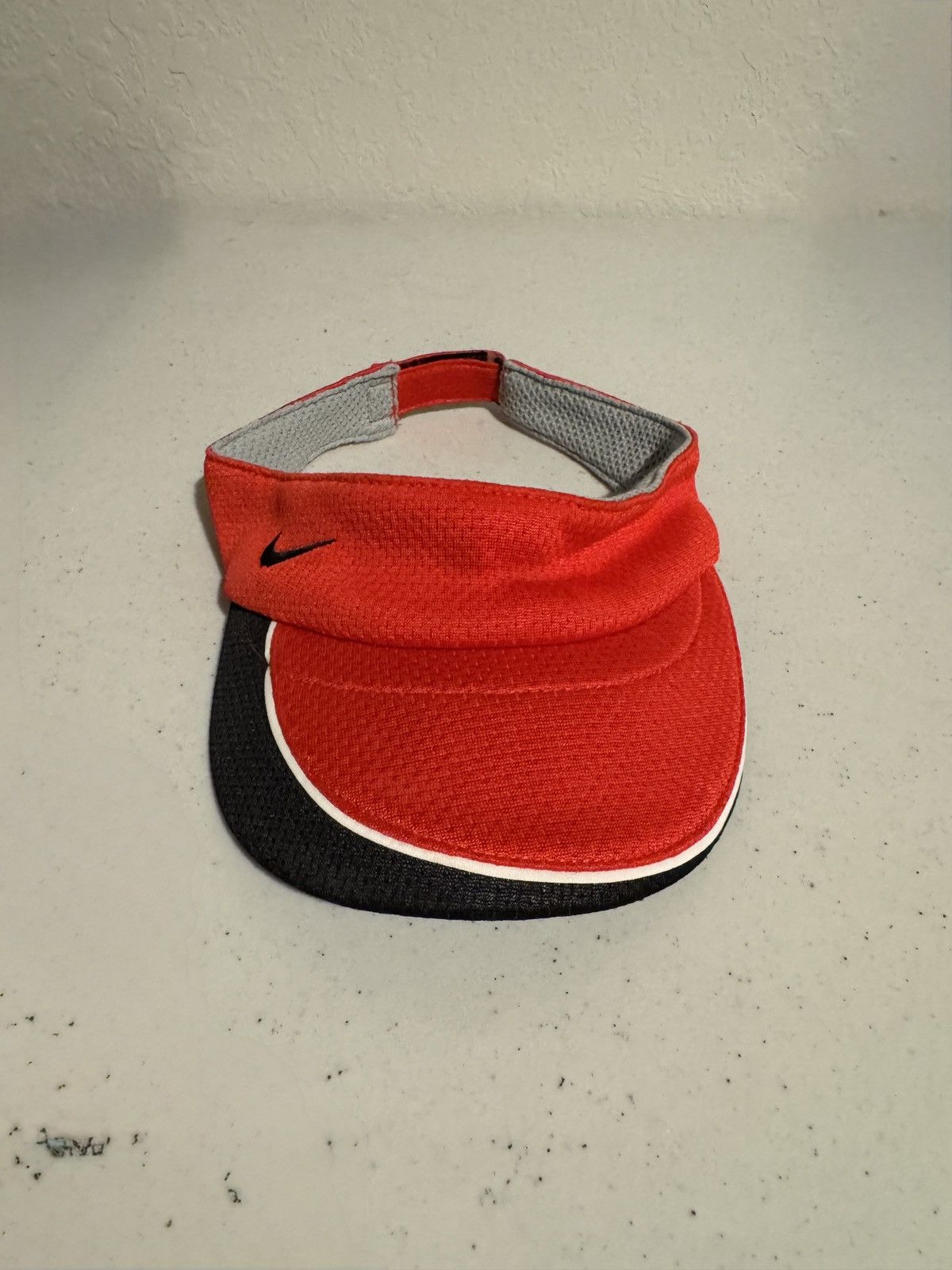 Other Red Nike Dri-Fit visor Size ONE SIZE - 1 Thumbnail