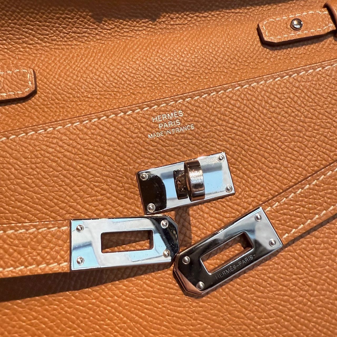Hermes Hermès 2020 Gold Epsom Kelly Classique To Go Wallet on Strap Size ONE SIZE - 15 Thumbnail
