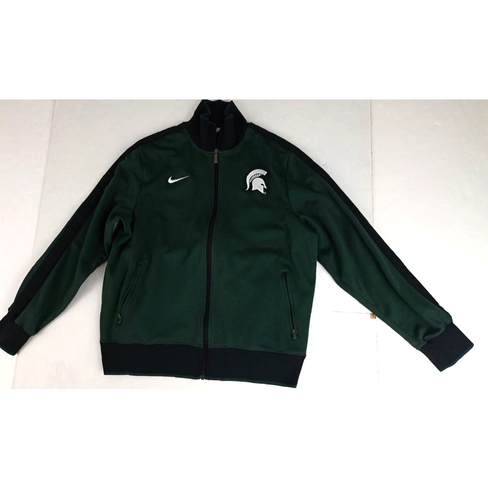 Nike VINTAGE Nike Zipper Embroidered Track Jacket XL Green Nike Zipper Embroidered Track Jacket XL Green Unisex Adults Mens Womens Size US XL / EU 56 / 4 - 2 Thumbnail
