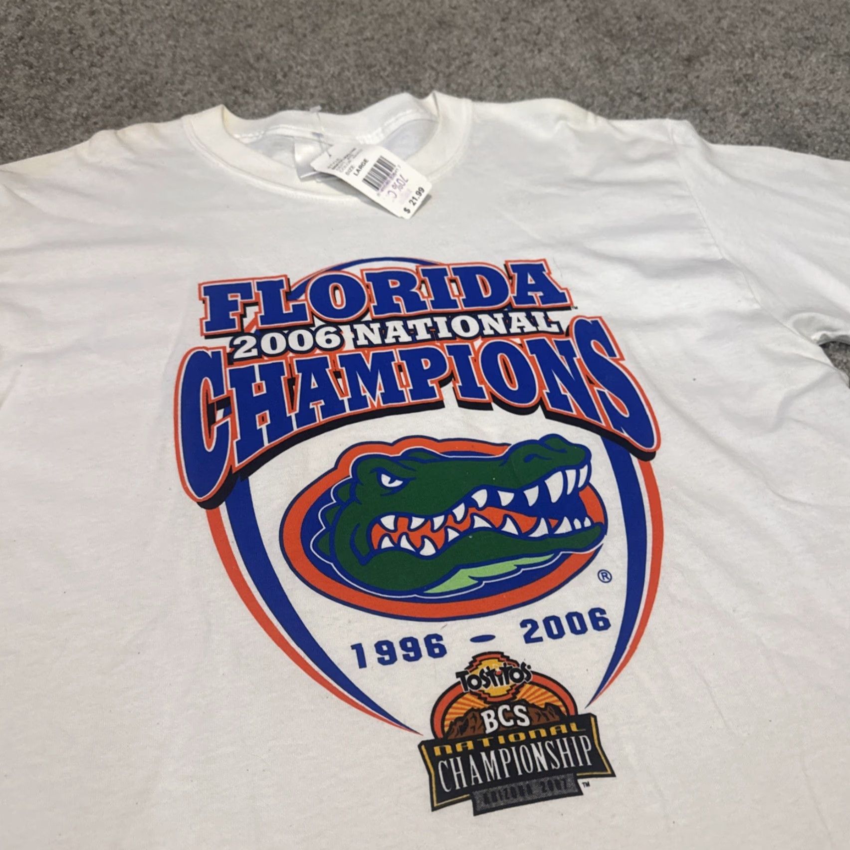 Champion VINTAGE Florida Gators 2006 National Champions Football NWT T-Shirt Large Mens Regular White Size US L / EU 52-54 / 3 - 3 Thumbnail