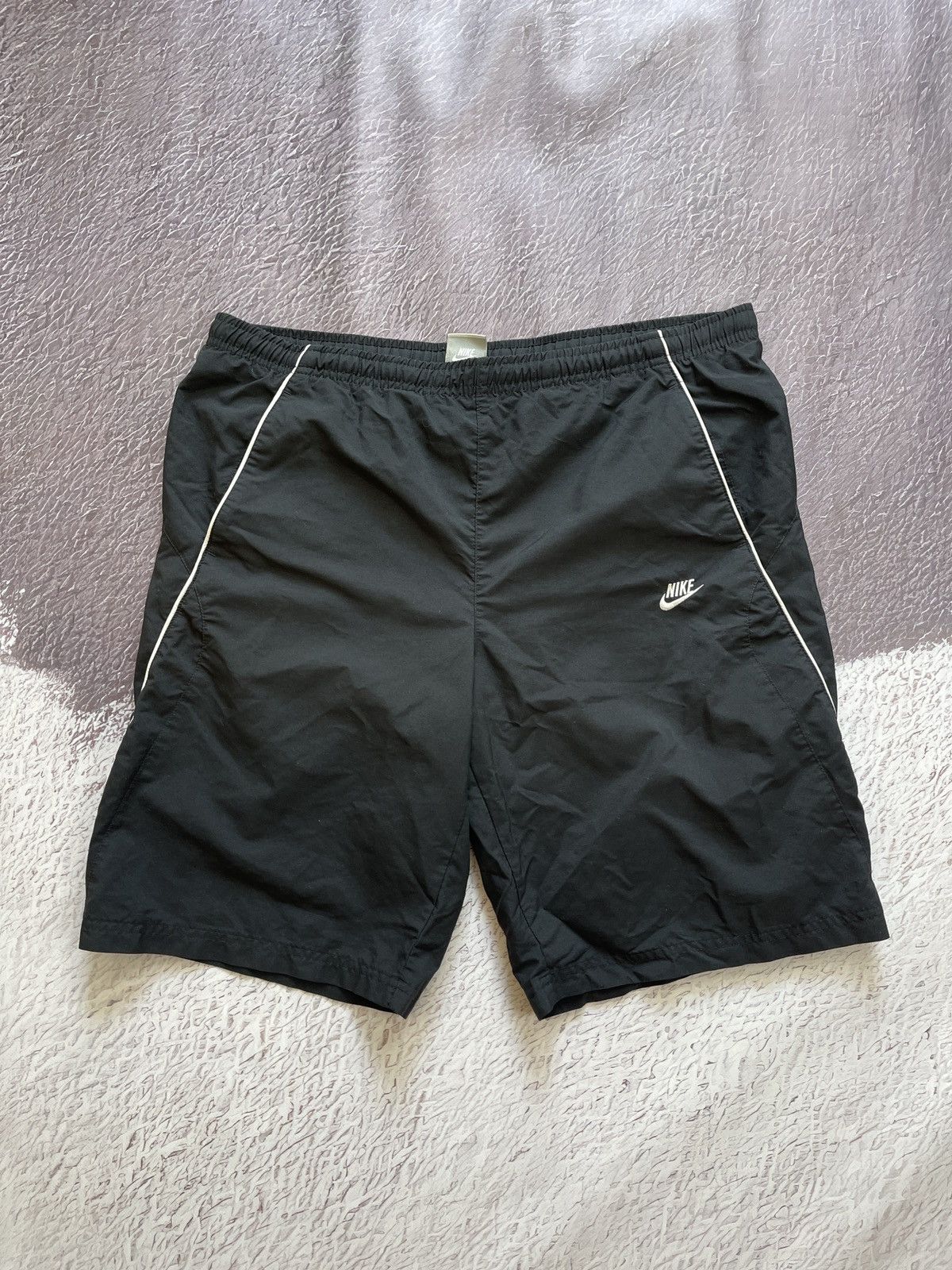 Nike Nike vintage y2k black logo swoosh embroidered shorts Size US 34 / EU 50 - 3 Thumbnail