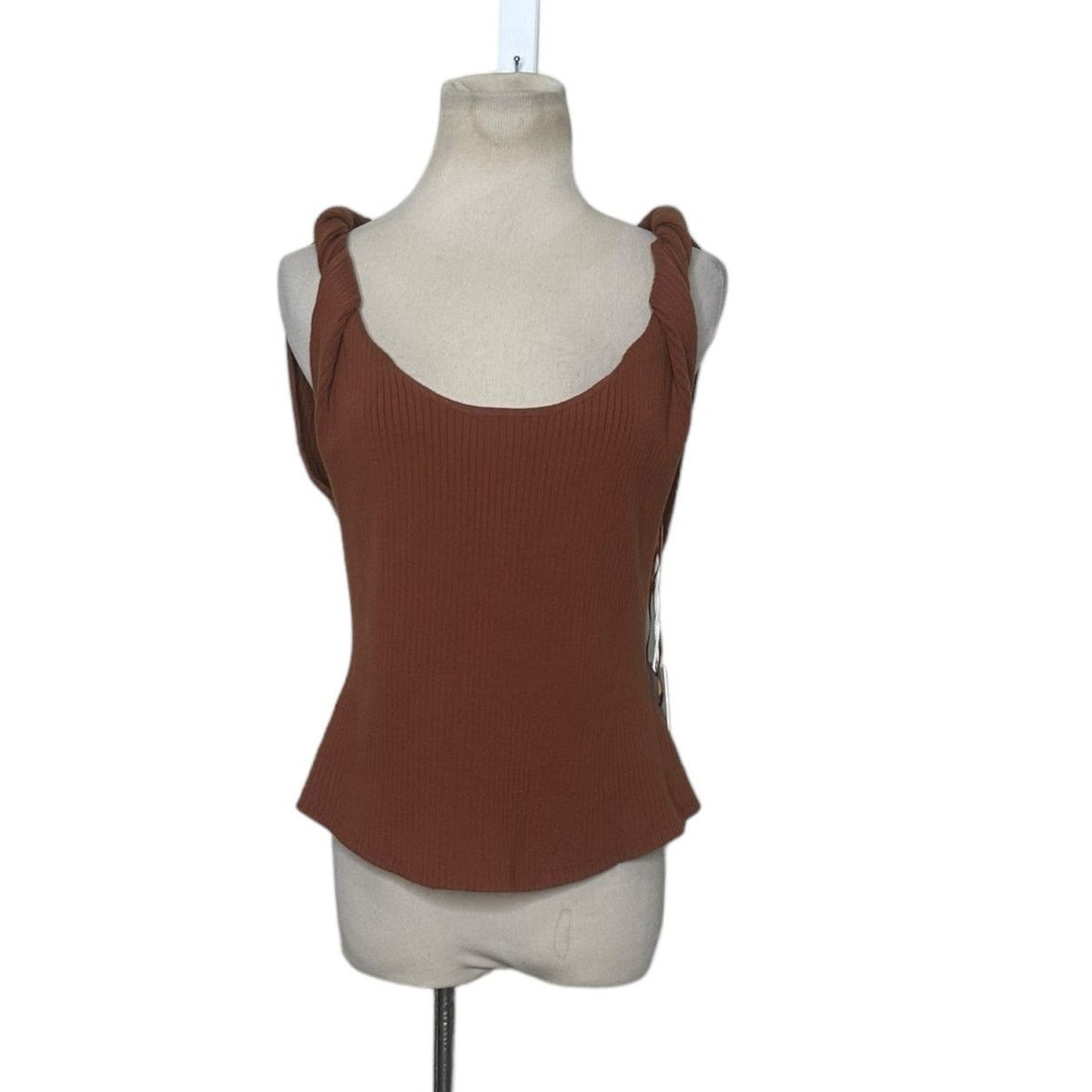 Good American Good American Twisted Strap Knit Tank Top size 5/6 - 2XL Size XXL / US 16-18 / IT 52-54 - 13 Thumbnail