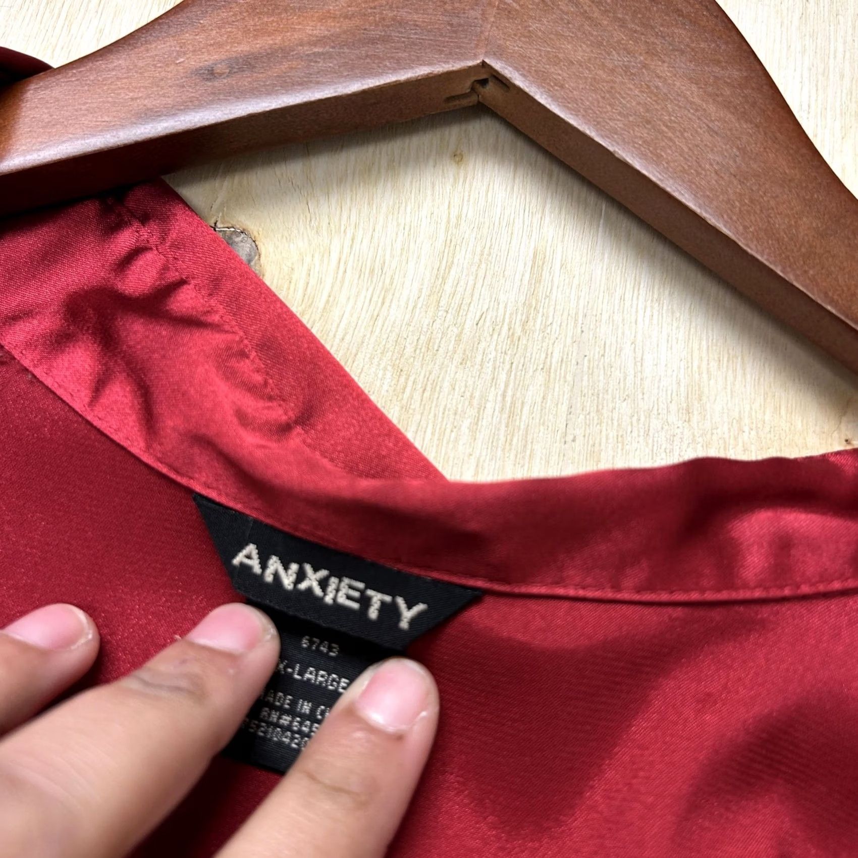 Vintage VINTAGE Anxiety Red Satin Button-Up Blouse Women XL Long Sleeve Collared Top Size XL / US 12-14 / IT 48-50 - 5 Thumbnail