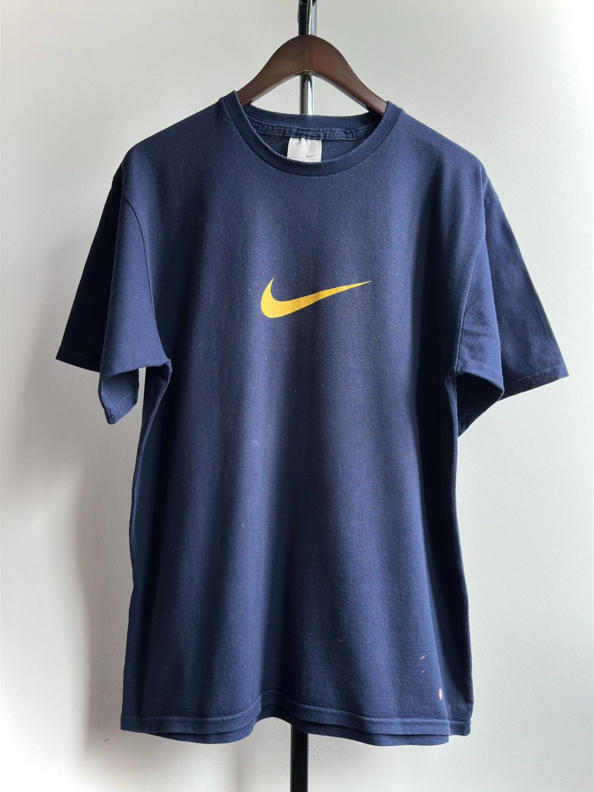 Nike × Vintage VINTAGE Y2K NIKE CENTER LOGO BIG SWOOSH TEE Size US M / EU 48-50 / 2 - 1 Thumbnail